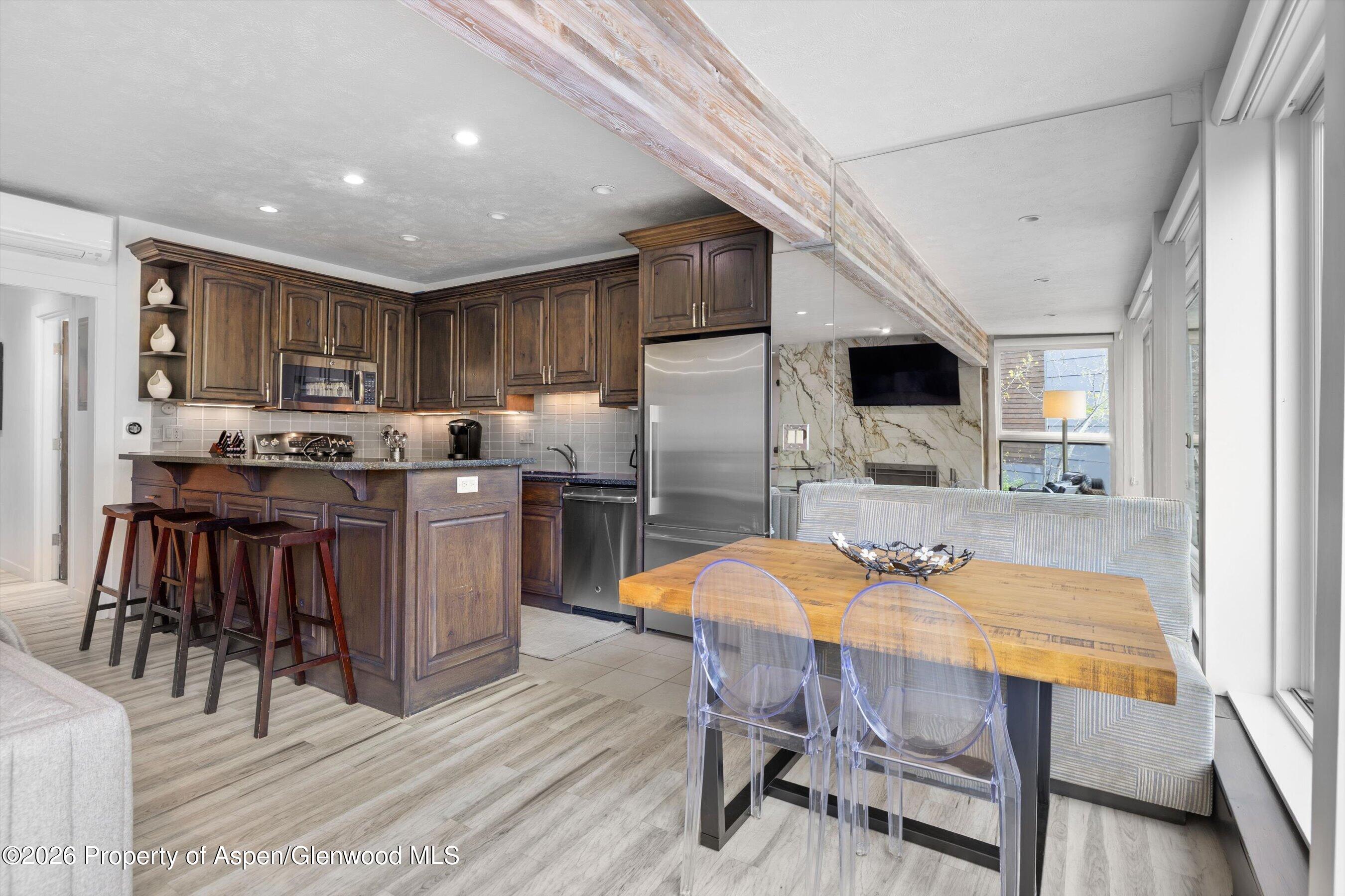738 S Galena Street 1-c Property Photo 6