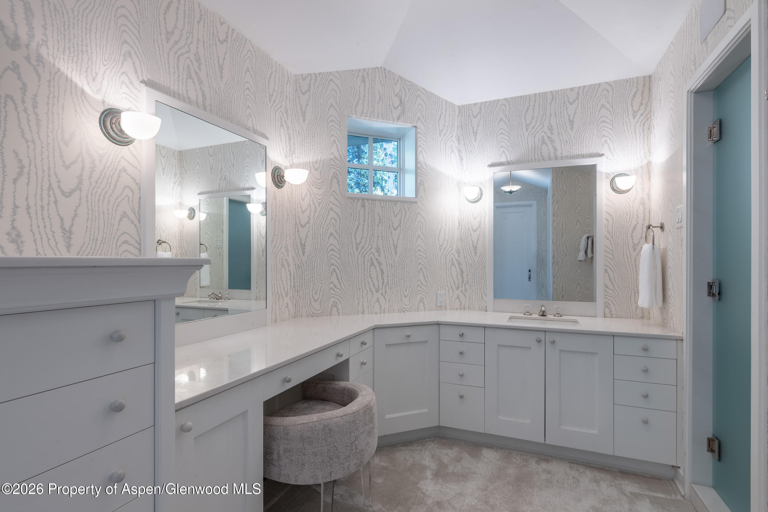 58 Pitkin Way Property Photo 17