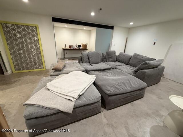 270 Midland Avenue Property Photo 7