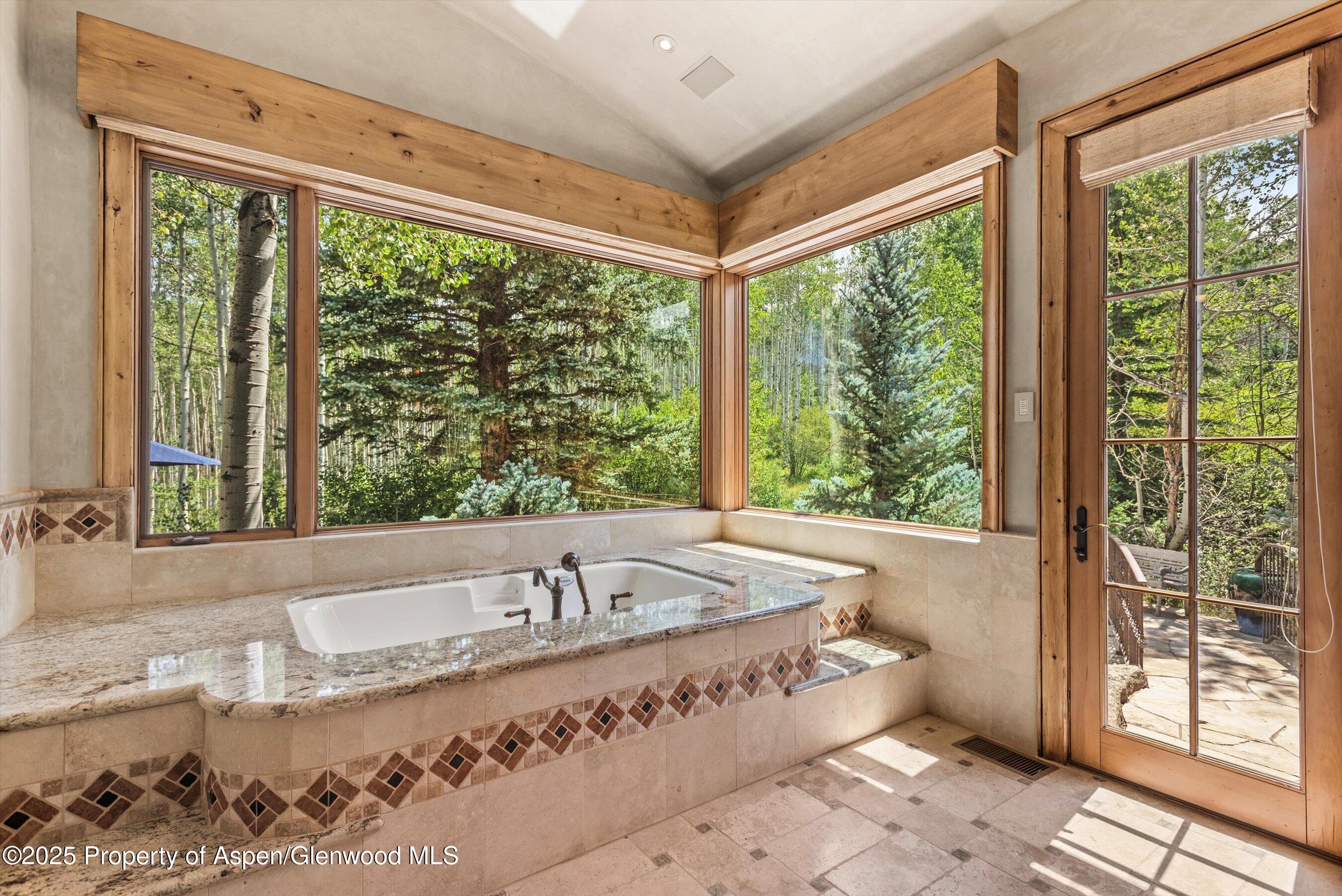 824 Pine Crest Lane Property Photo 17