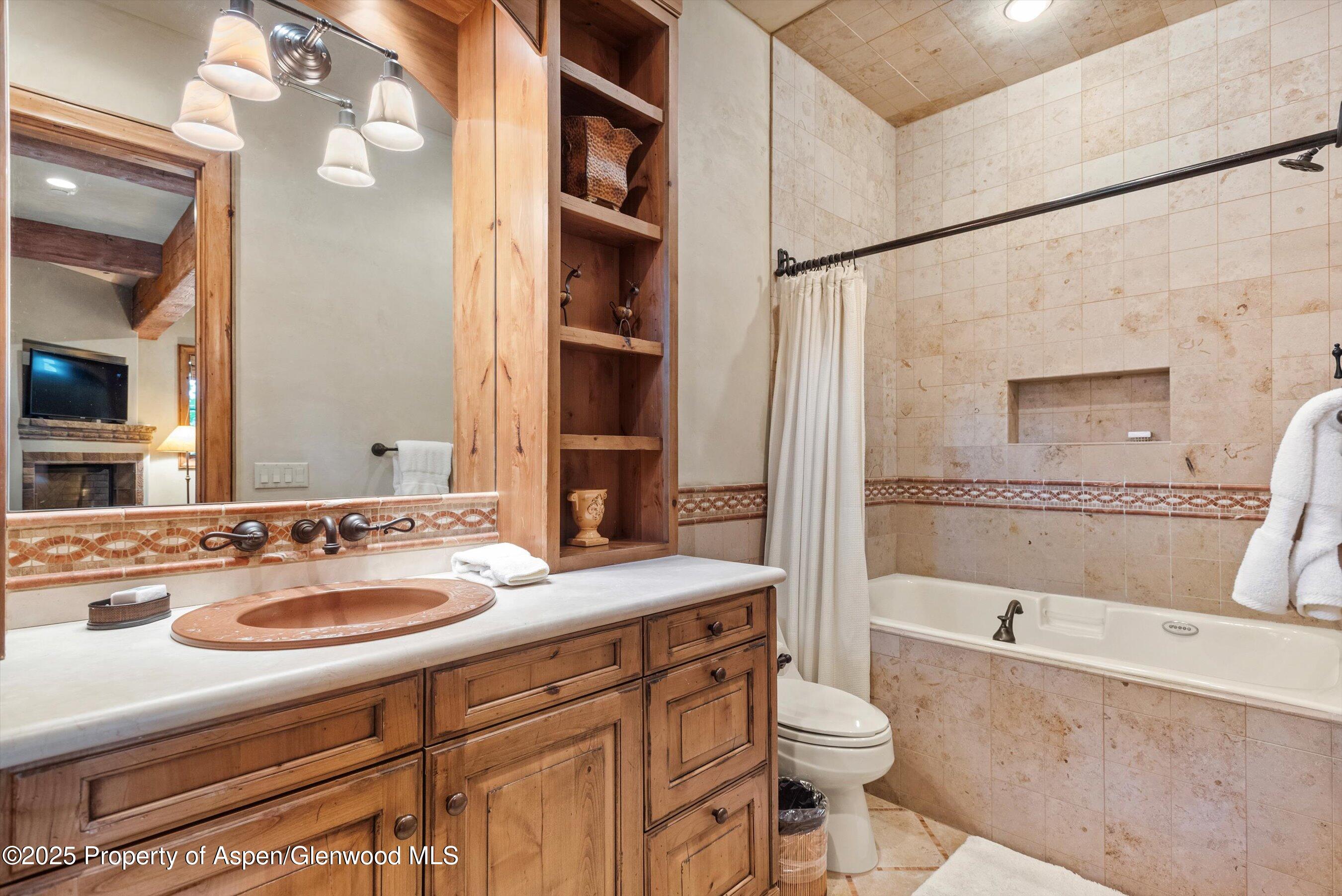 824 Pine Crest Lane Property Photo 27