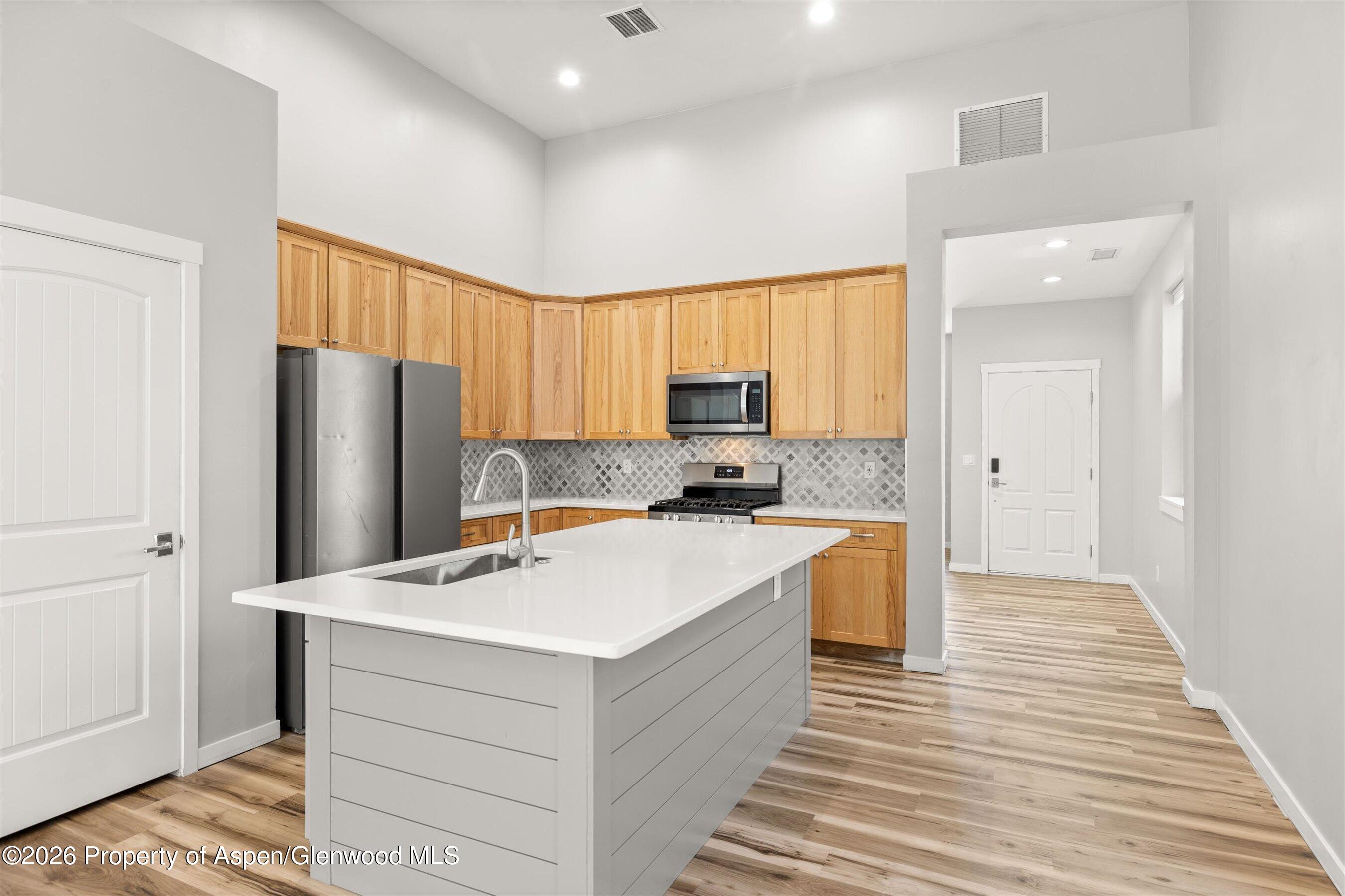 571 River Bend Way Property Photo 8