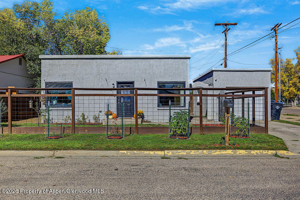 315 E 6th Street Property Photo 1