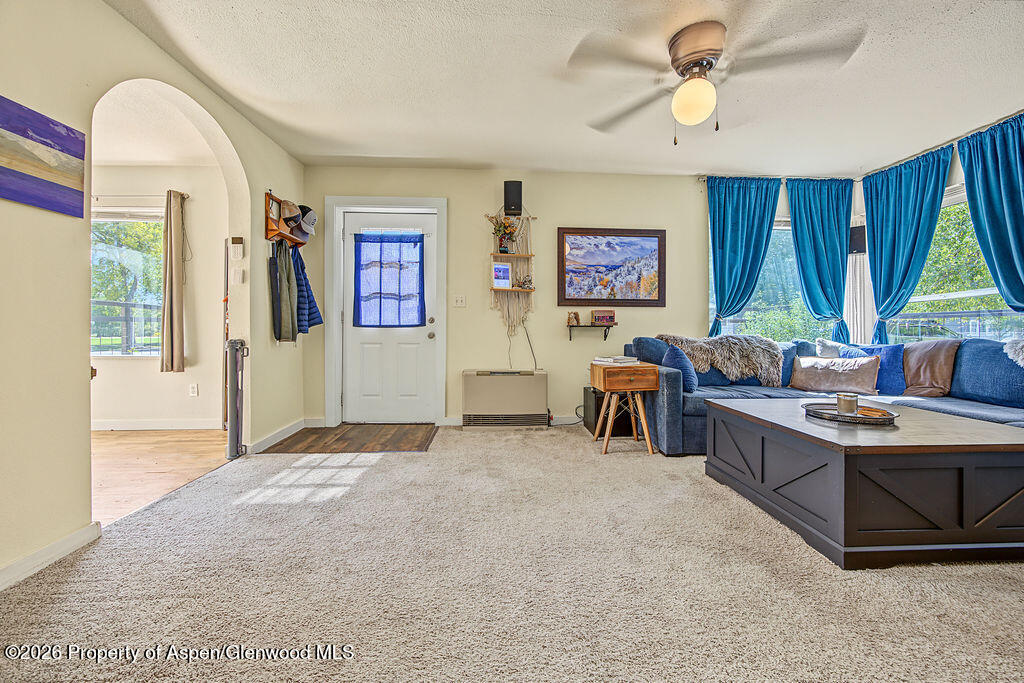 315 E 6th Street Property Photo 5