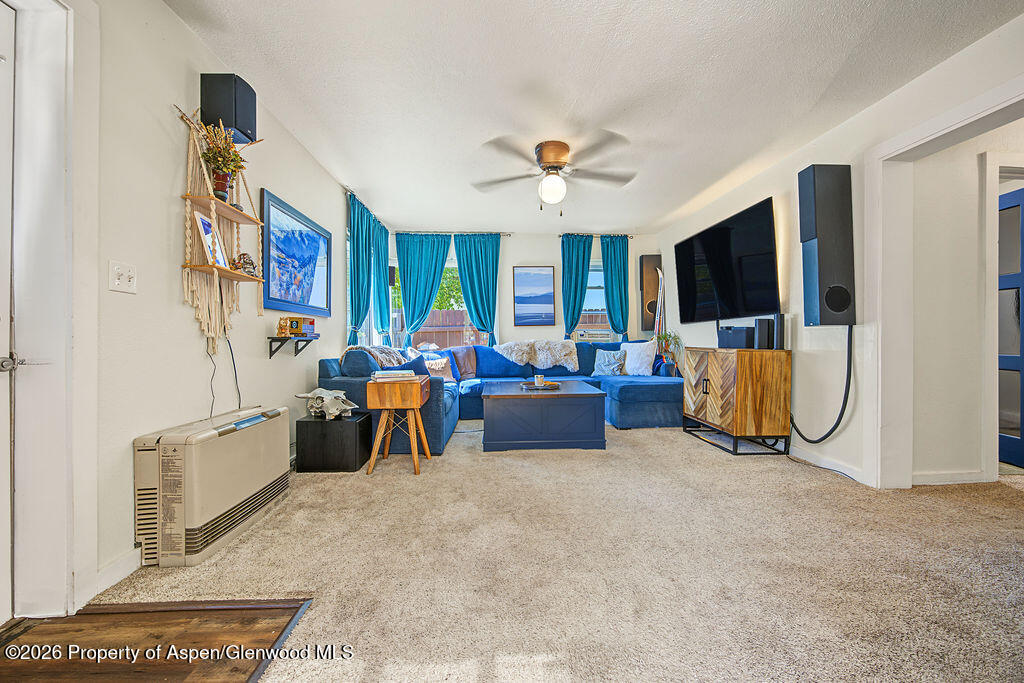 315 E 6th Street Property Photo 9