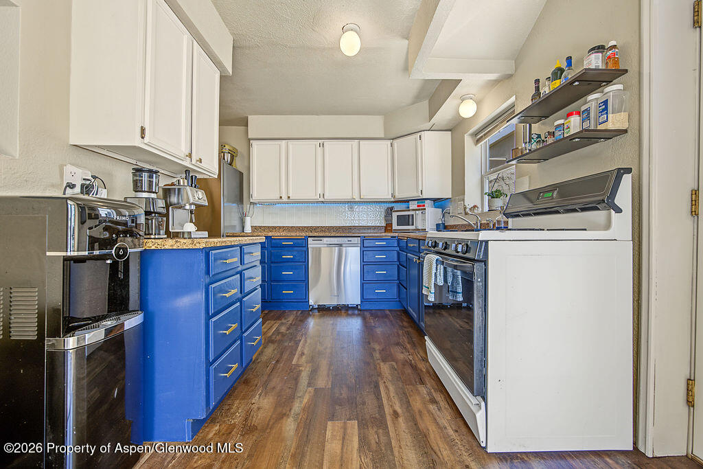 315 E 6th Street Property Photo 14