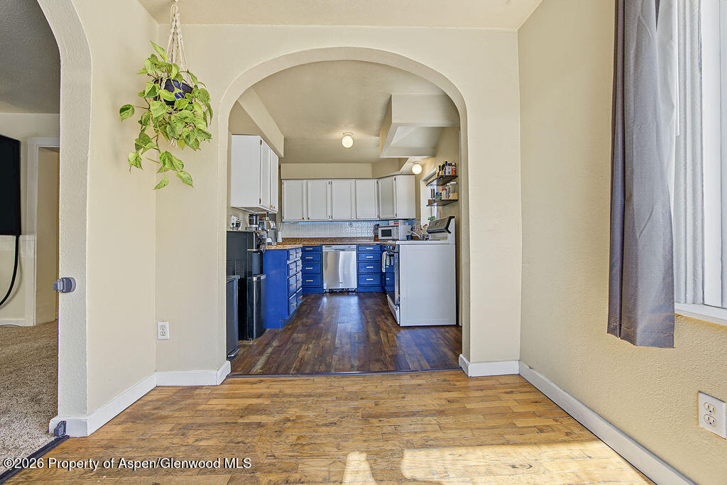 315 E 6th Street Property Photo 20