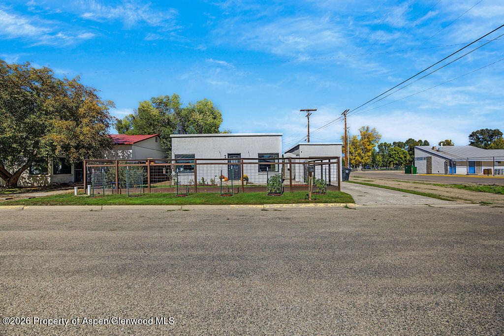 315 E 6th Street Property Photo 32