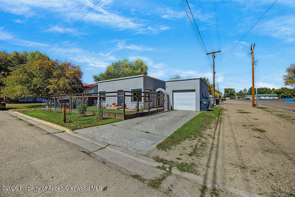 315 E 6th Street Property Photo 41