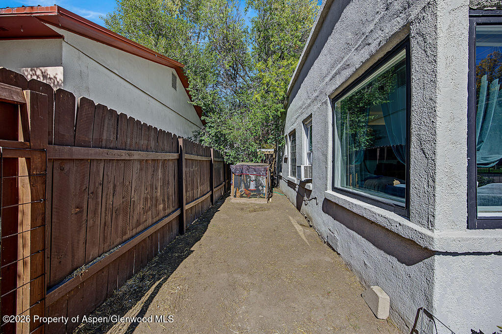 315 E 6th Street Property Photo 44