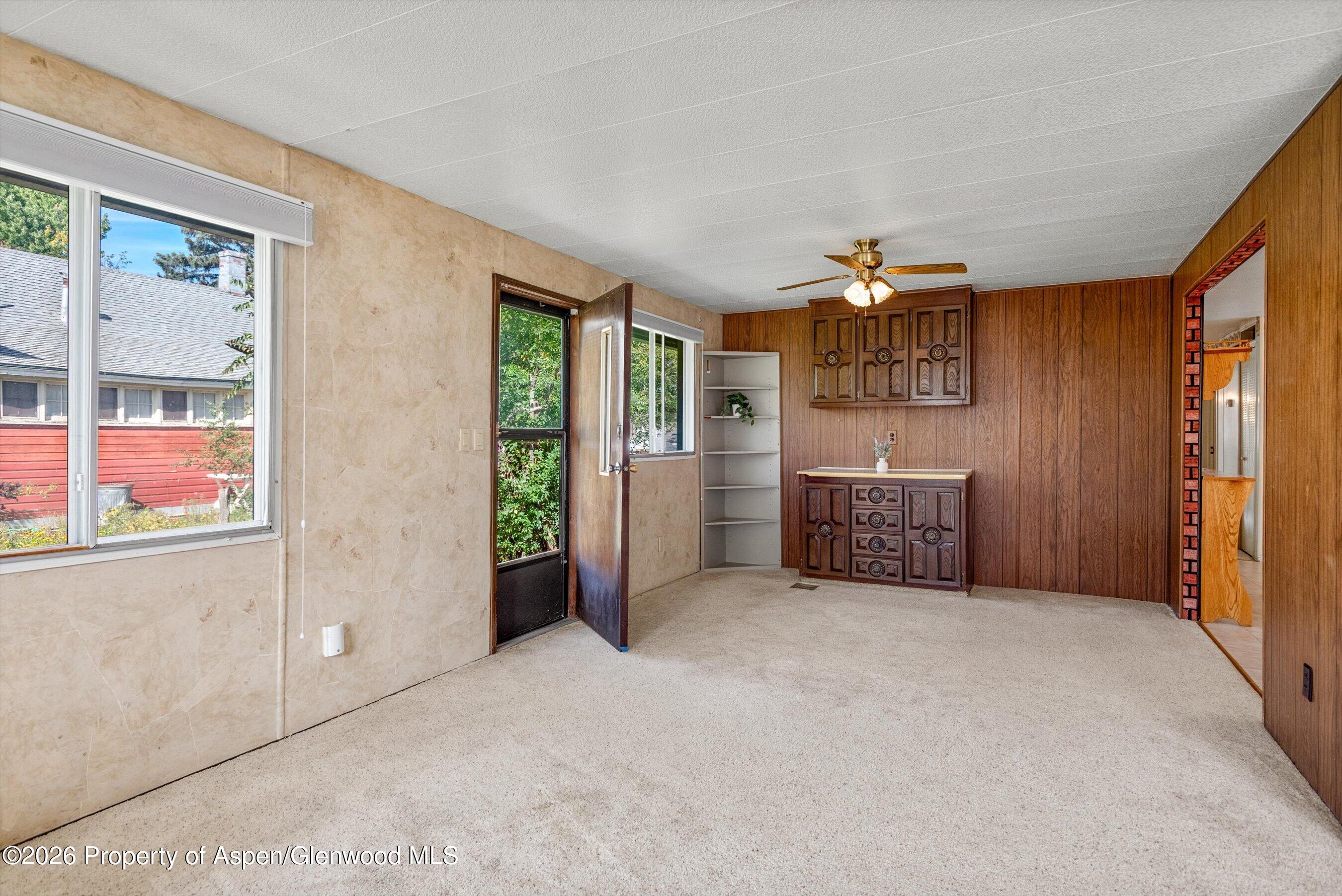 727 Euclid Avenue Property Photo 11