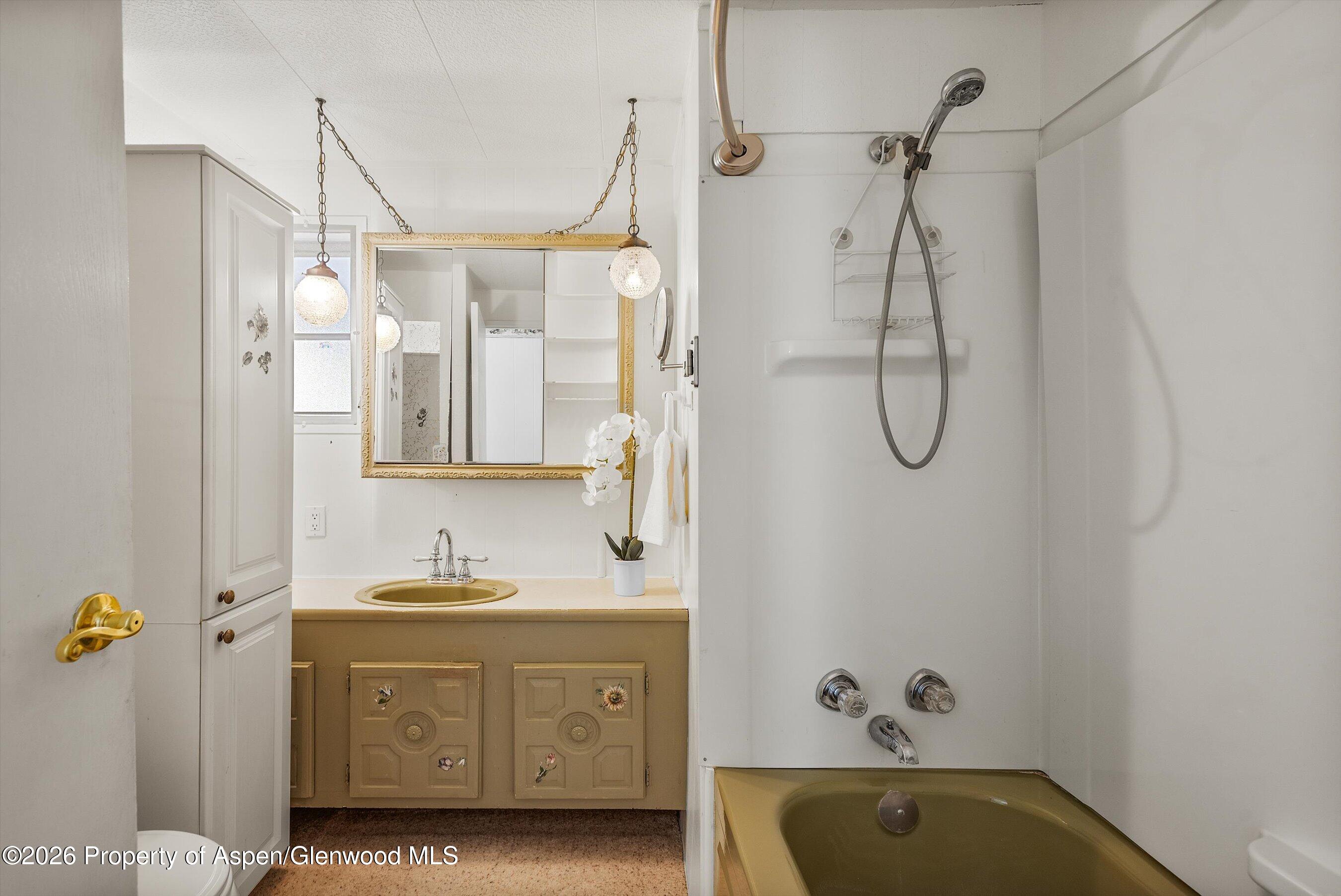727 Euclid Avenue Property Photo 13