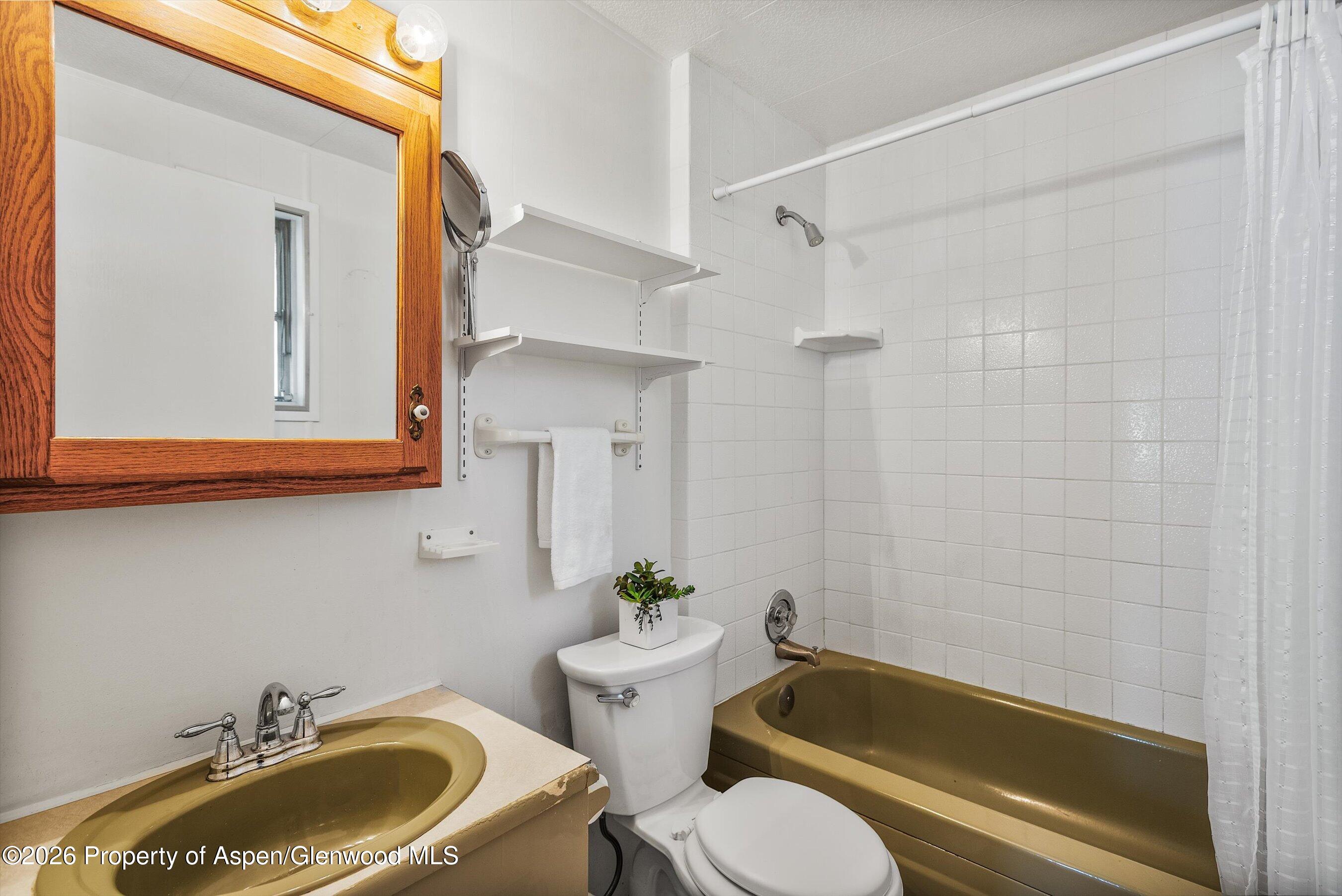 727 Euclid Avenue Property Photo 16