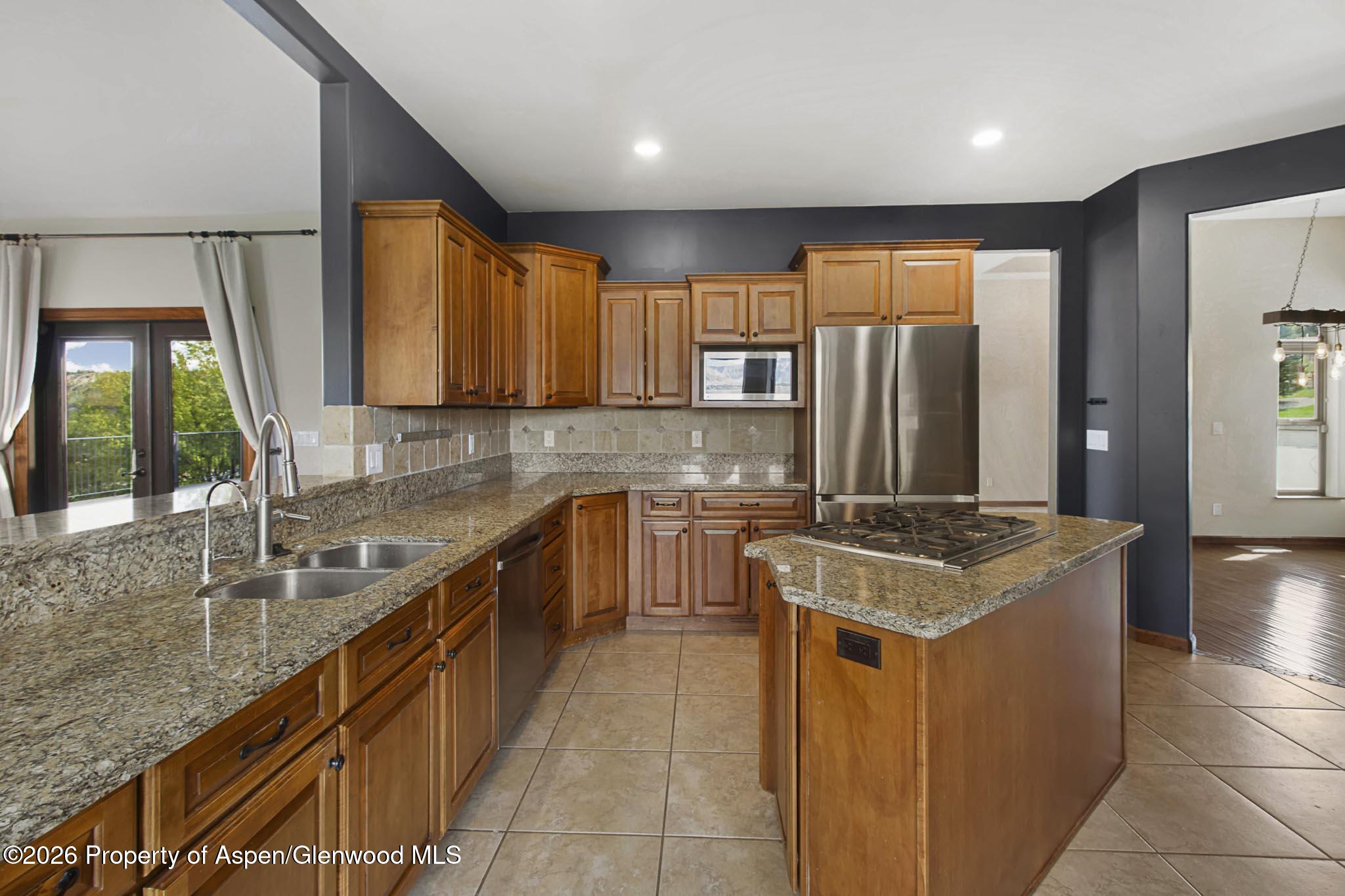 345 Meadow Creek Drive Property Photo 9