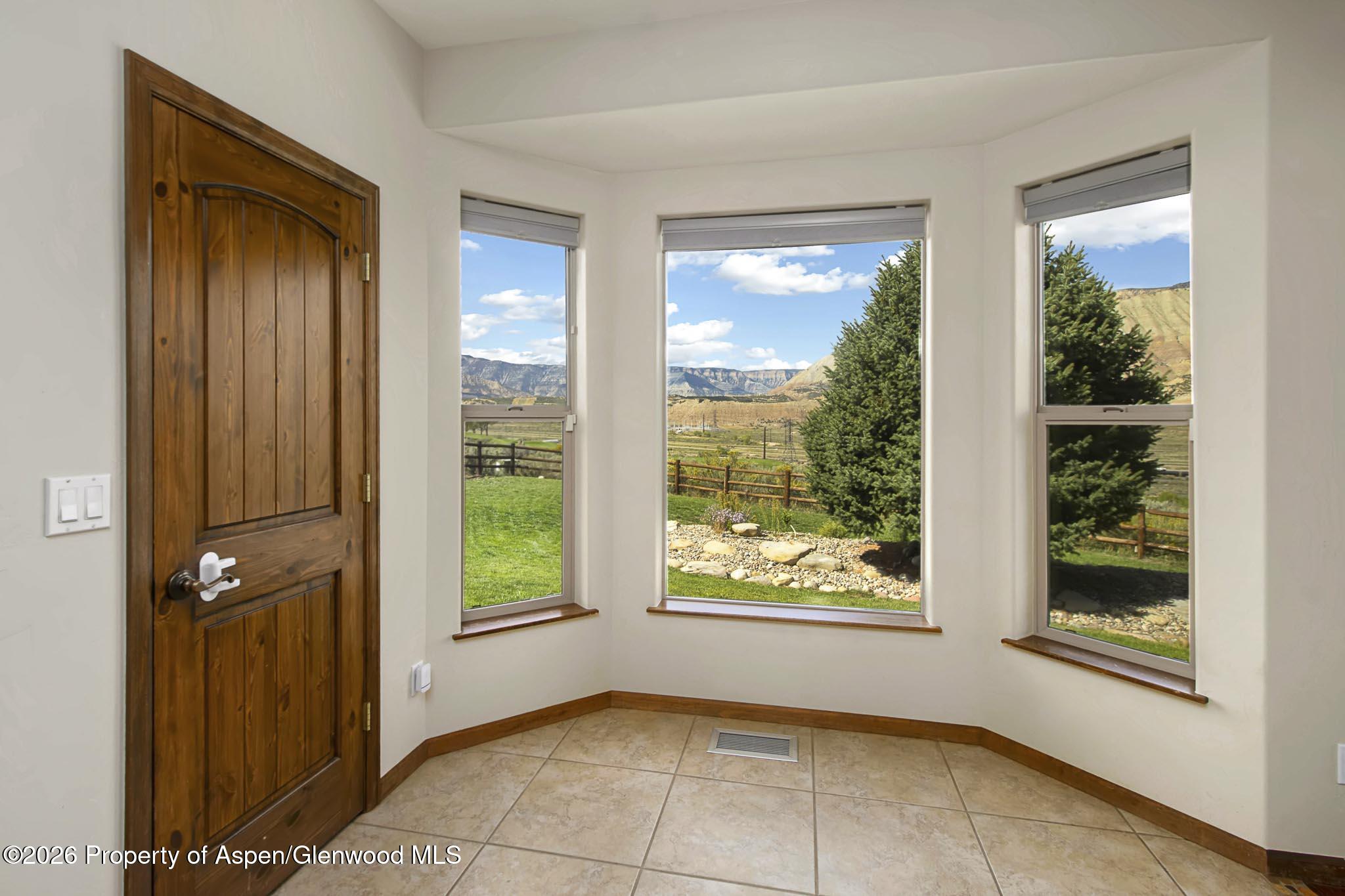 345 Meadow Creek Drive Property Photo 12