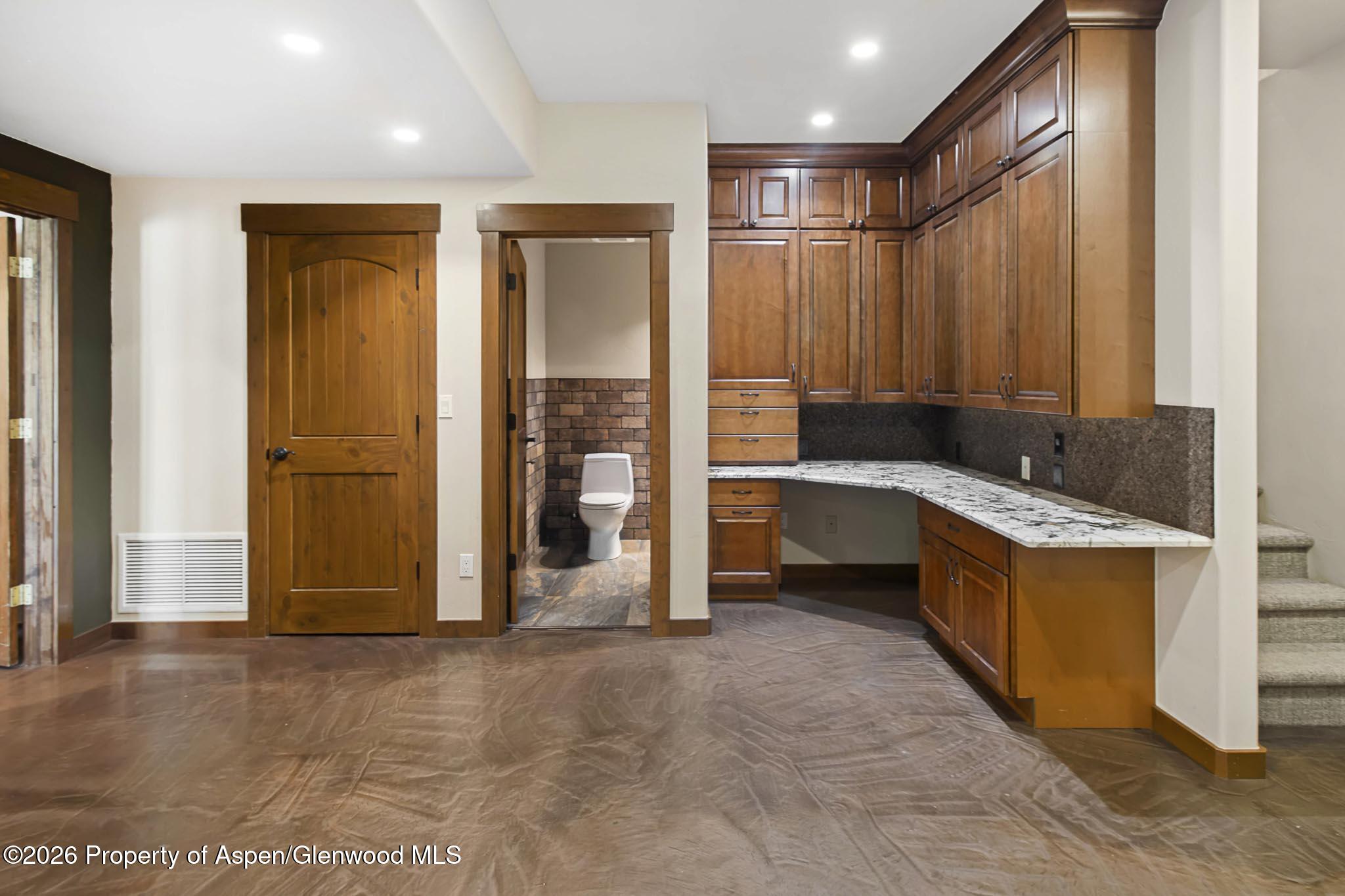 345 Meadow Creek Drive Property Photo 23