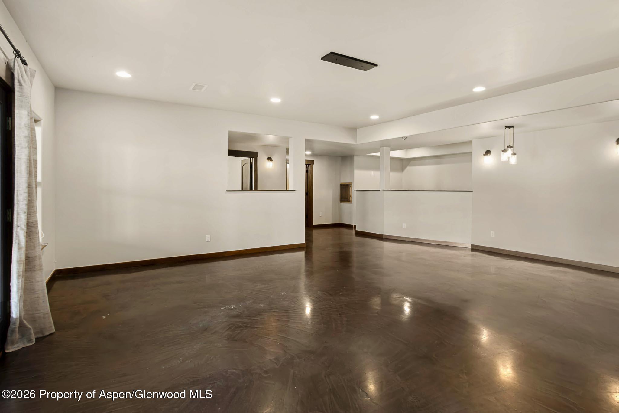 345 Meadow Creek Drive Property Photo 24