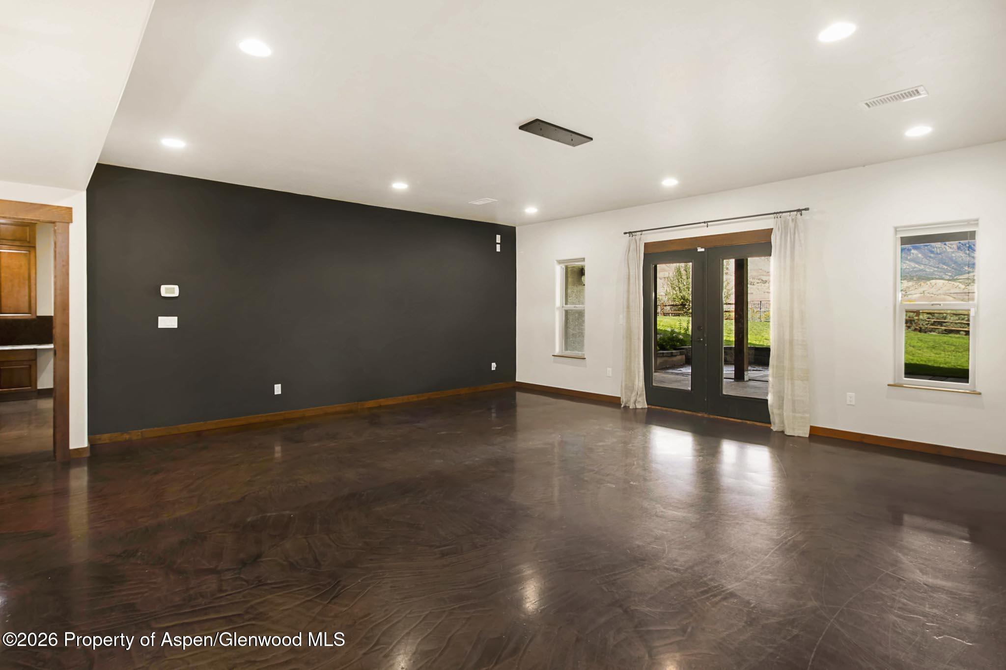 345 Meadow Creek Drive Property Photo 26