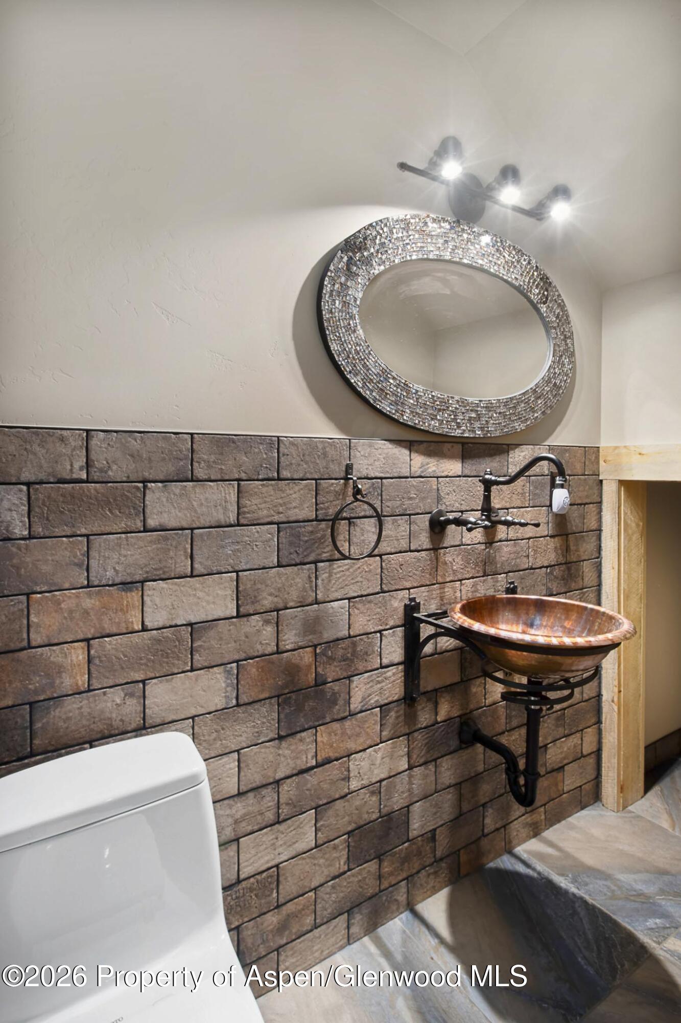 345 Meadow Creek Drive Property Photo 27