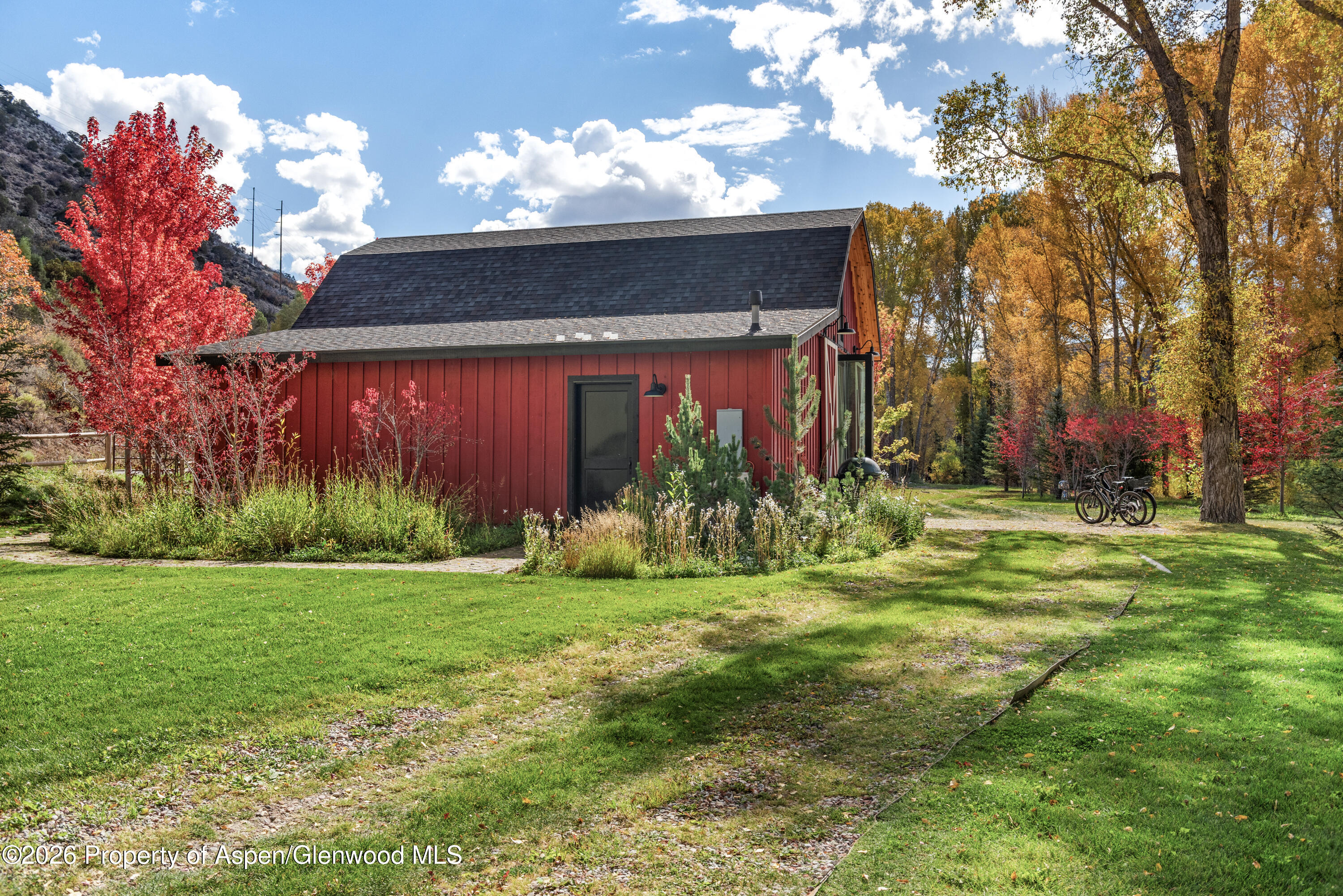 4054 Lower River Road Property Photo 11