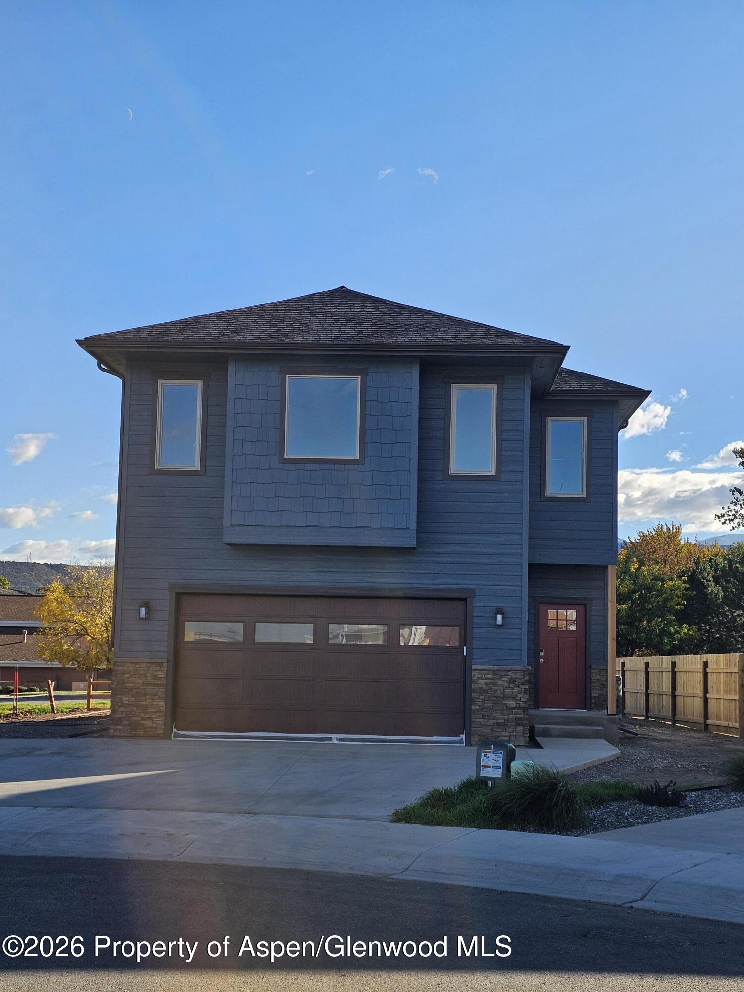 1627 Walnut Loop Property Photo 1