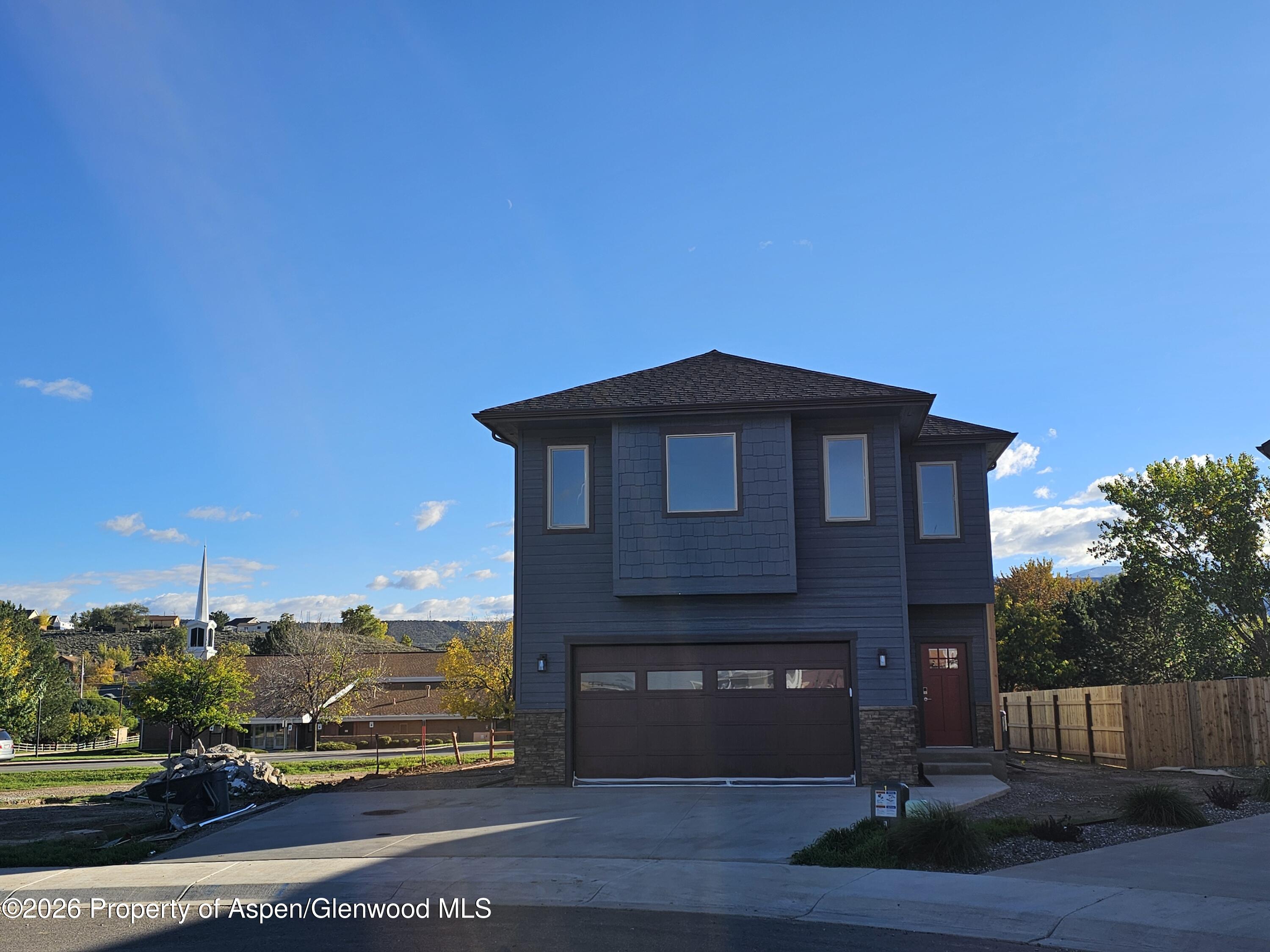 1627 Walnut Loop Property Photo 4