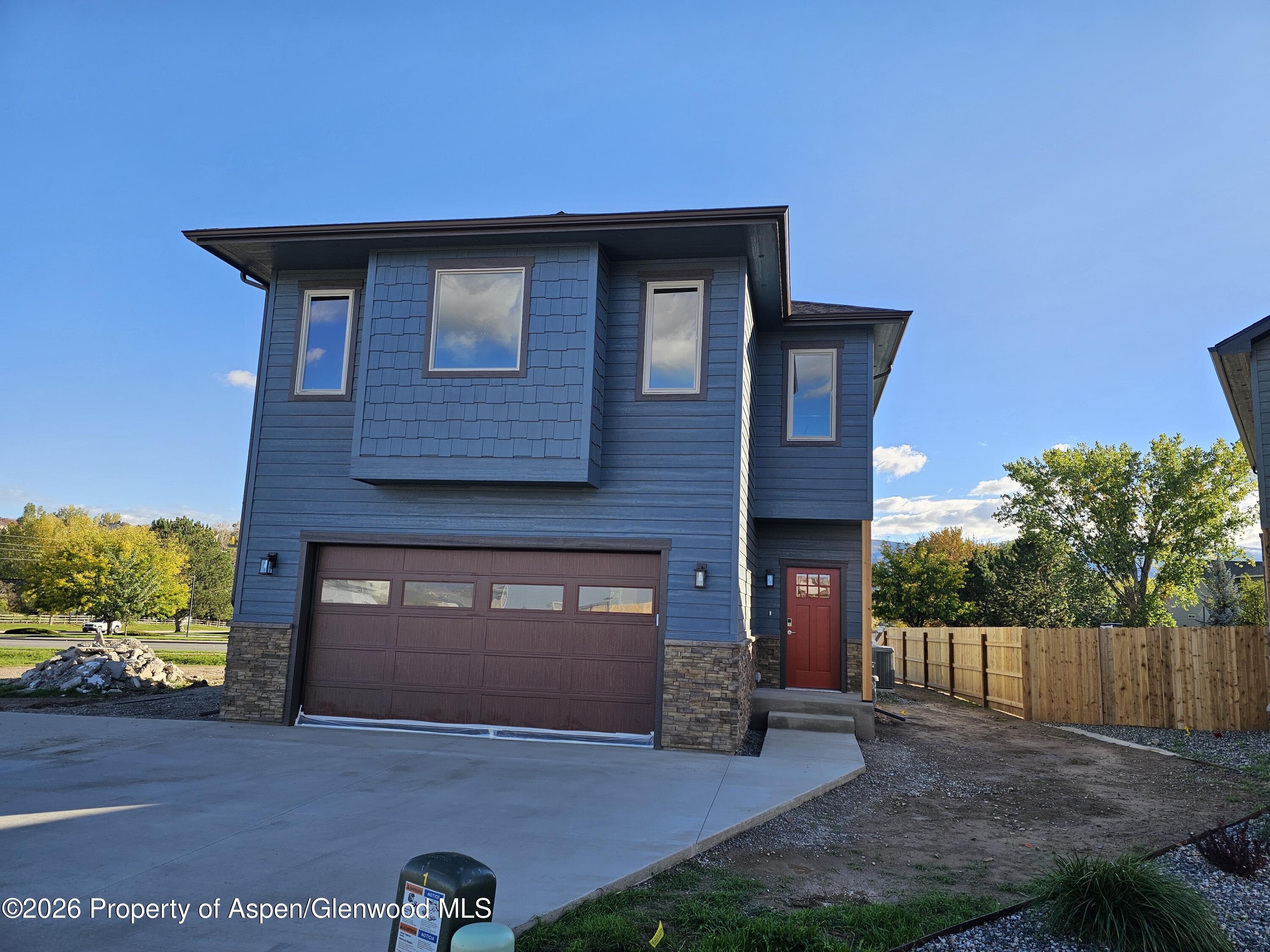 1627 Walnut Loop Property Photo 5
