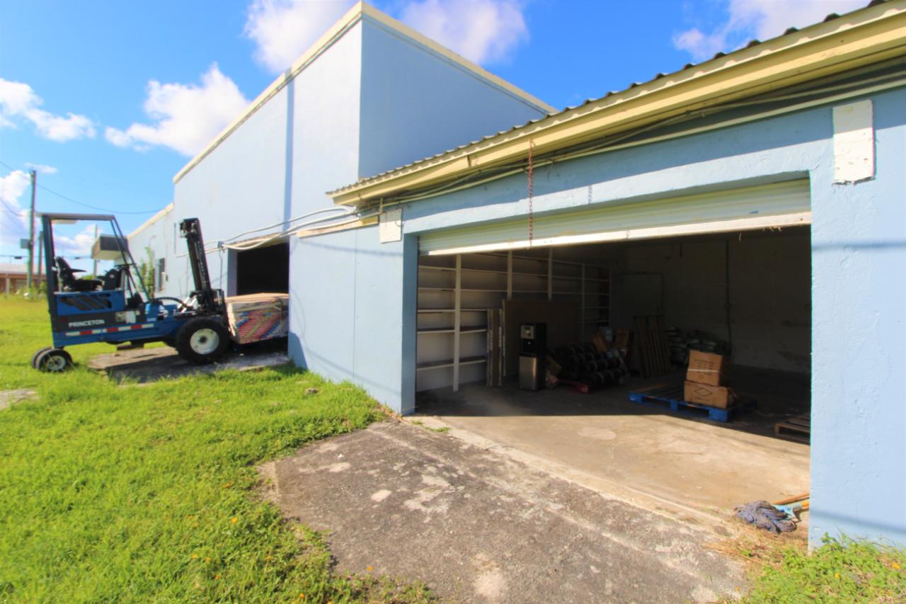 Unit 2 E4 Queen's Hwy Property Photo