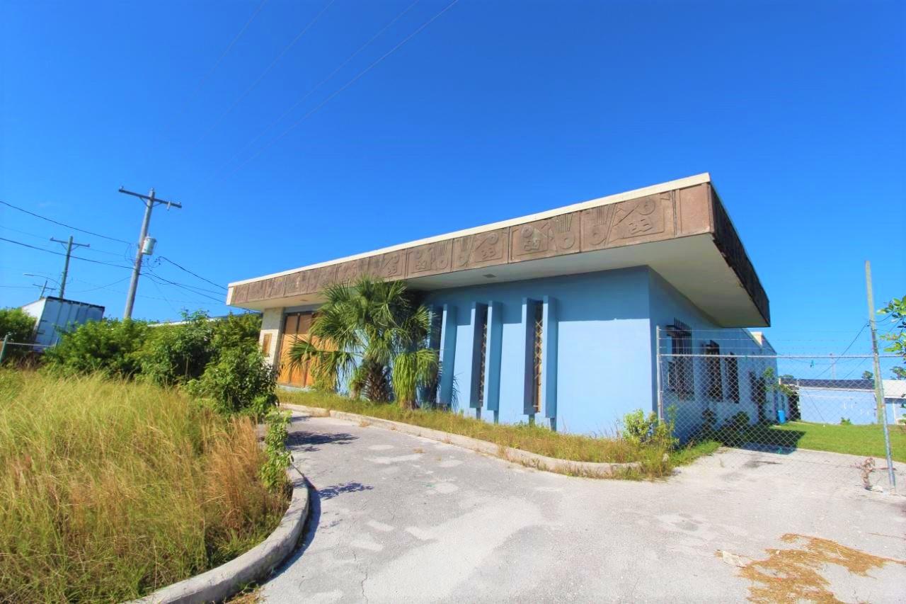 Unit 5 E4 Queen's Hwy Property Photo