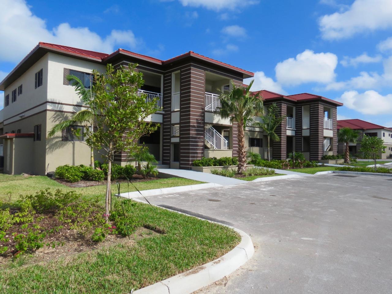 Venetian West Property Photo 1