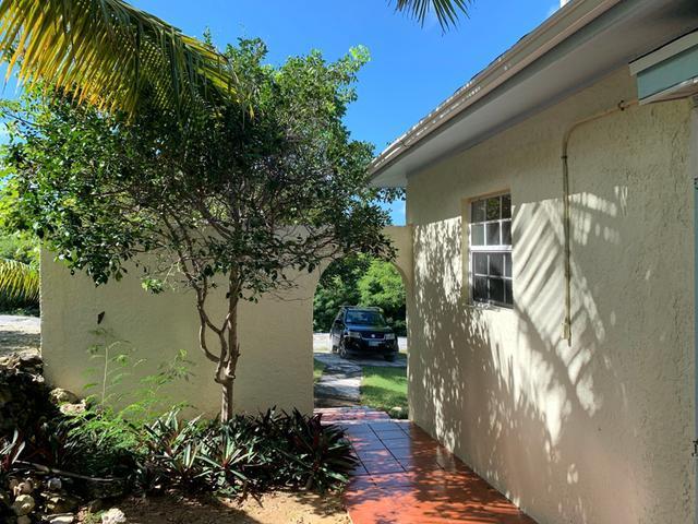 Island Oasis Property Photo 4