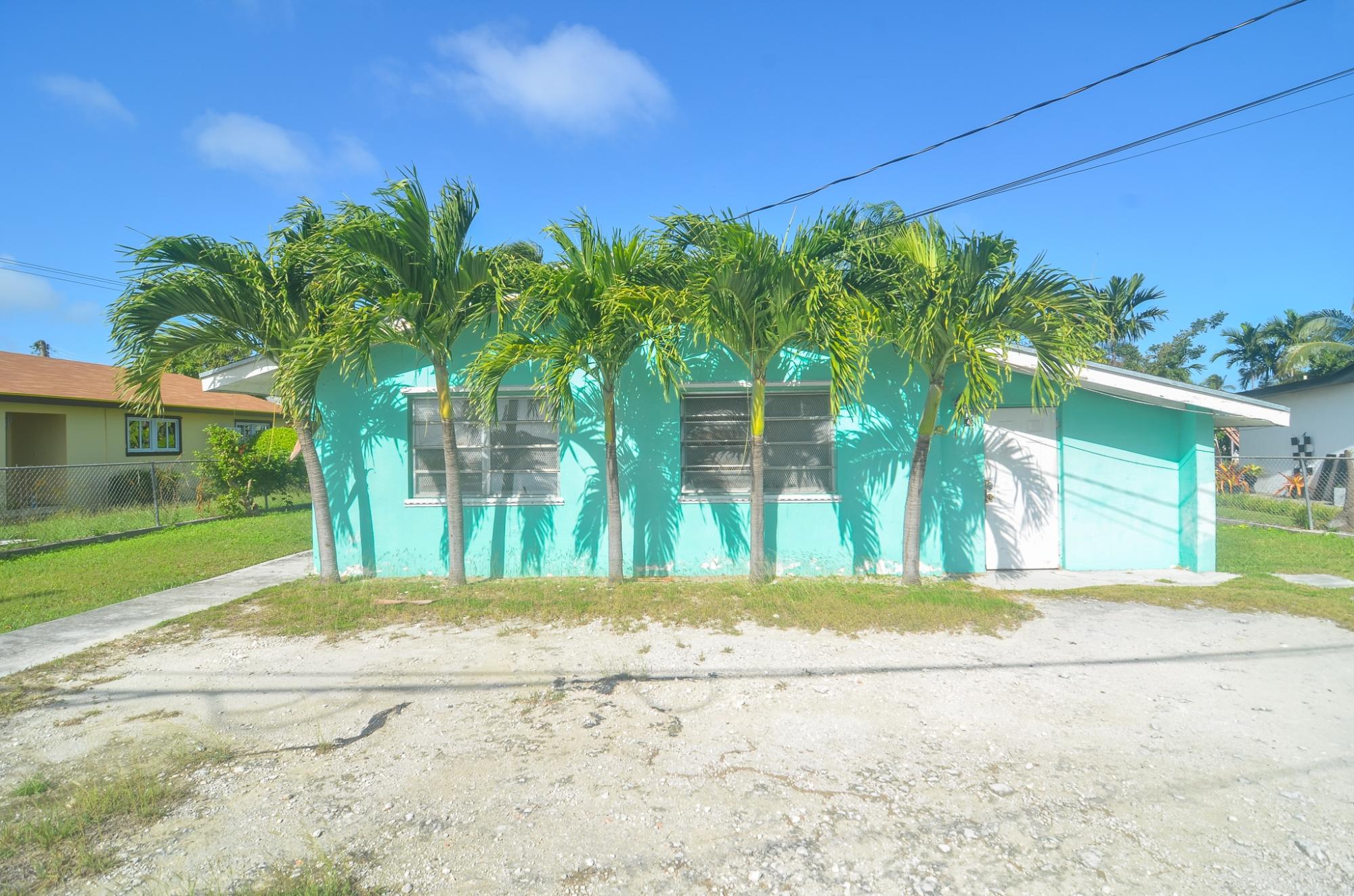 Little Hyde Park Property Photo 3