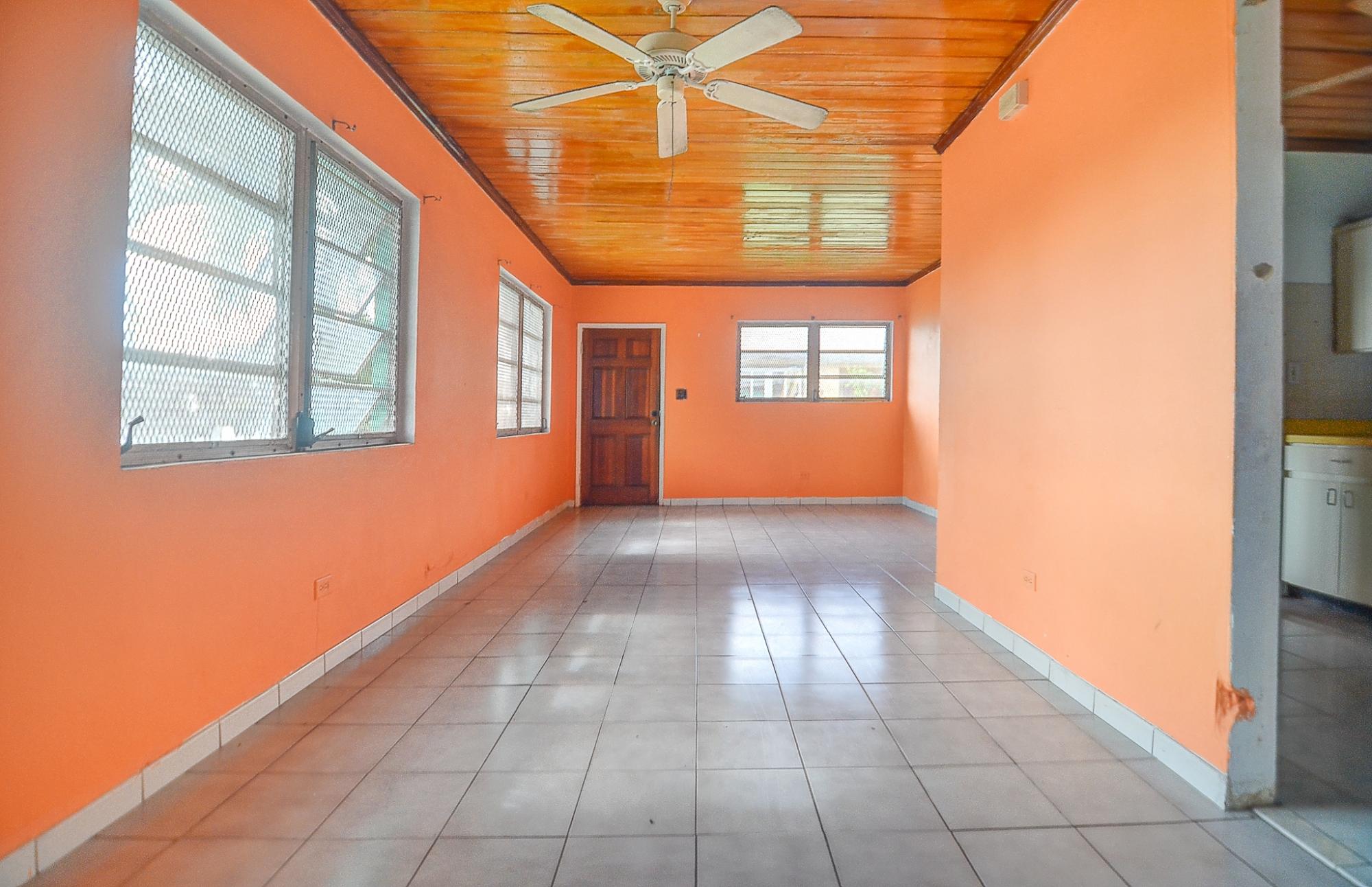 Little Hyde Park Property Photo 5