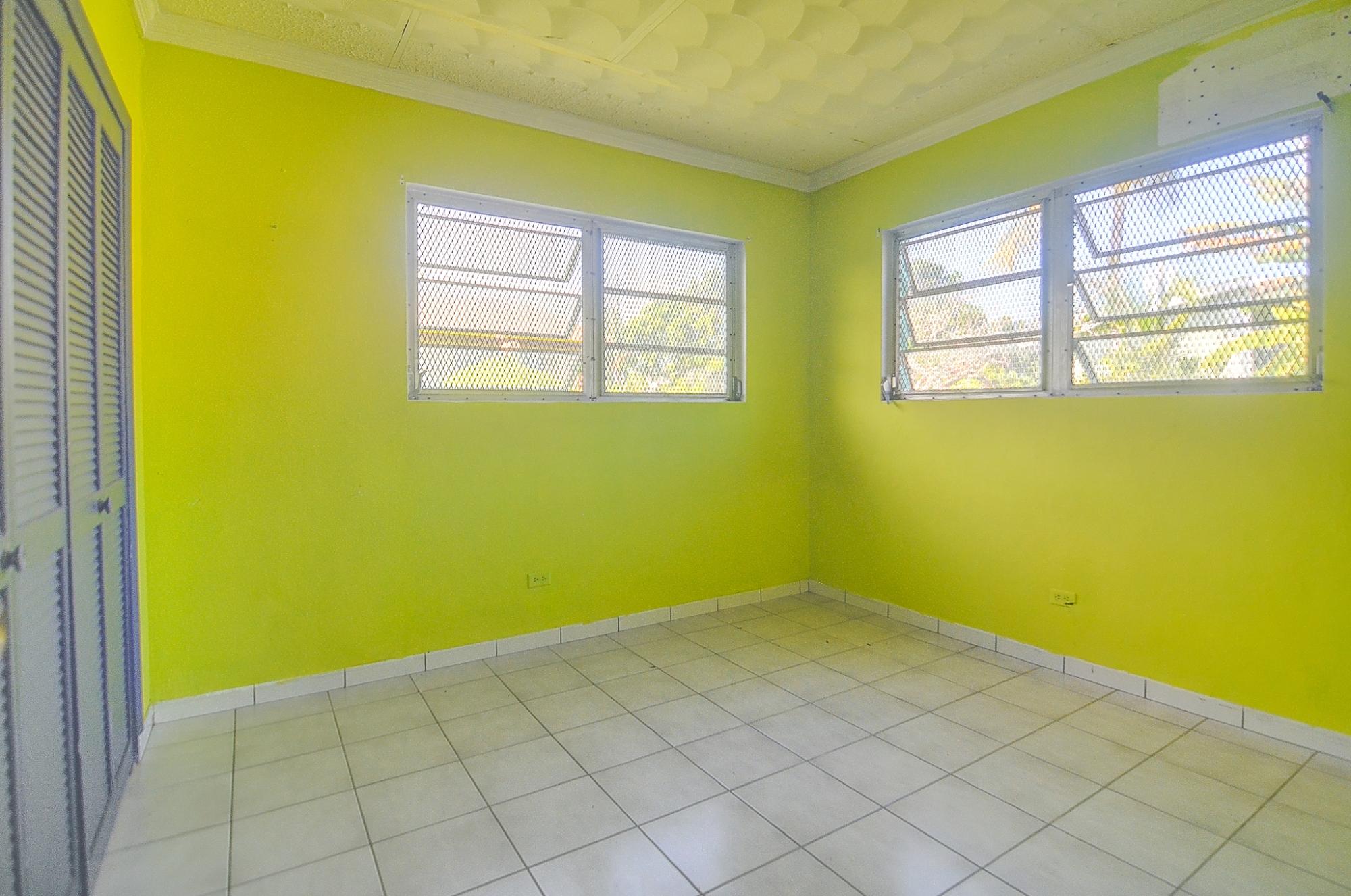 Little Hyde Park Property Photo 10