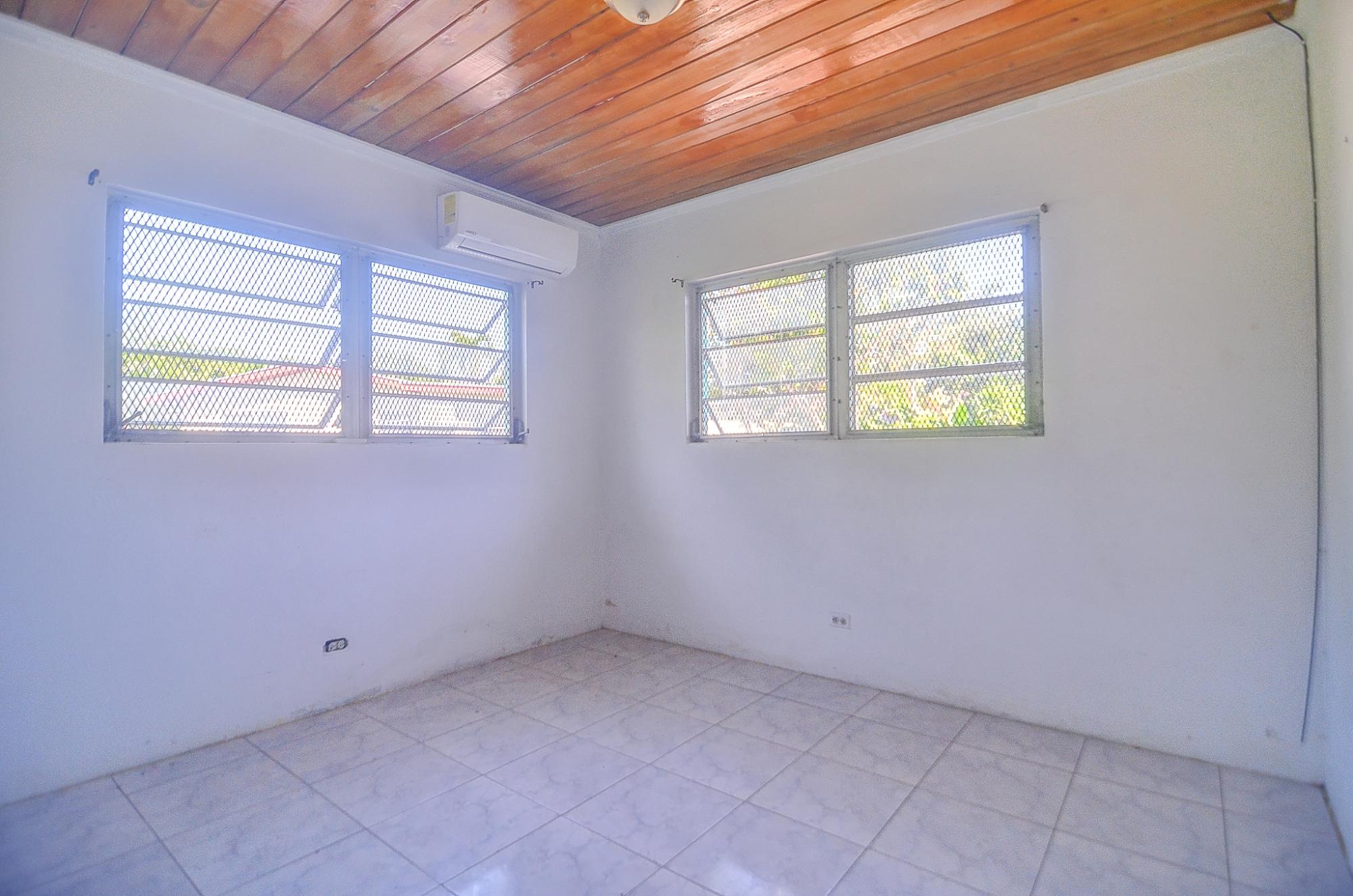 Little Hyde Park Property Photo 13