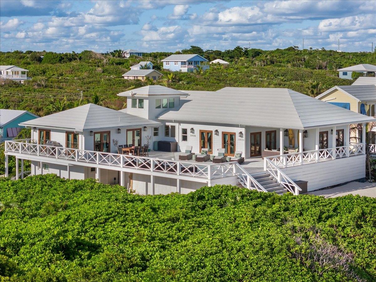 Luxury Ocean Villa Property Photo 2