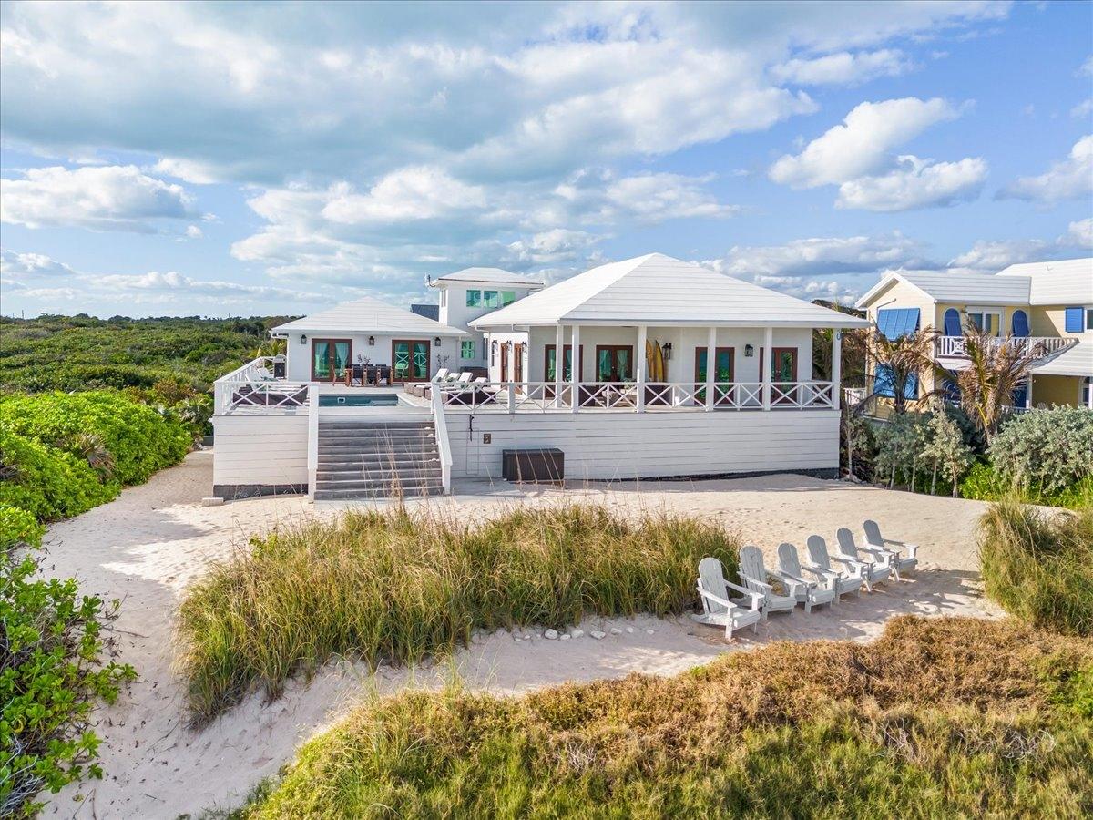 Luxury Ocean Villa Property Photo 4