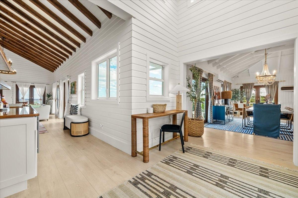 Luxury Ocean Villa Property Photo 8
