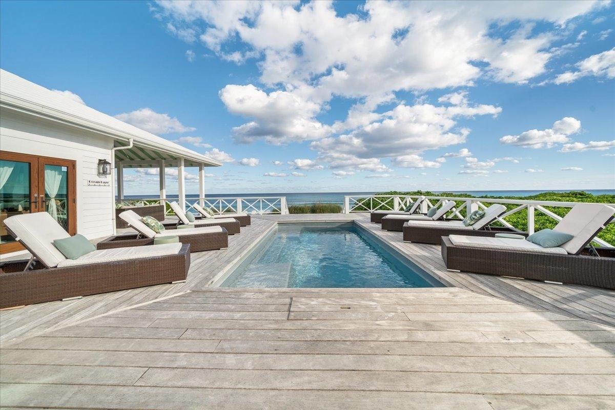 Luxury Ocean Villa Property Photo 27