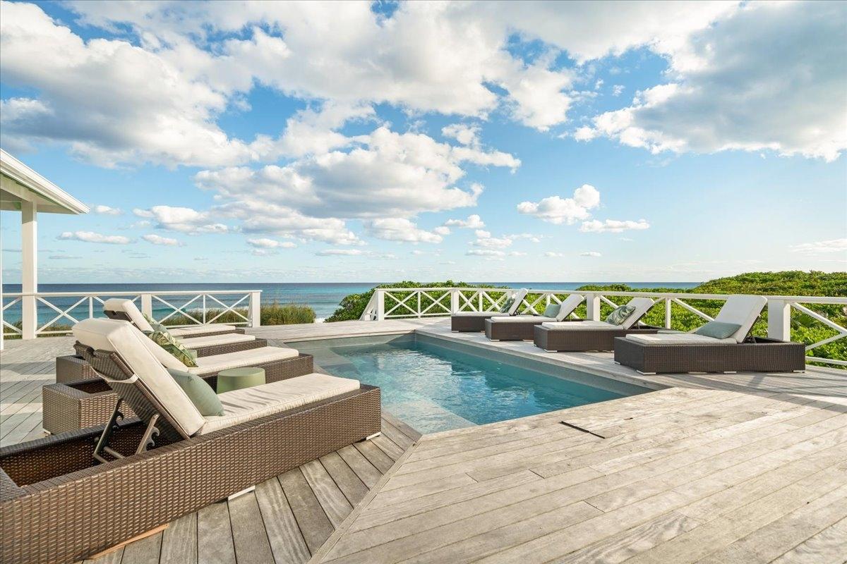 Luxury Ocean Villa Property Photo 28