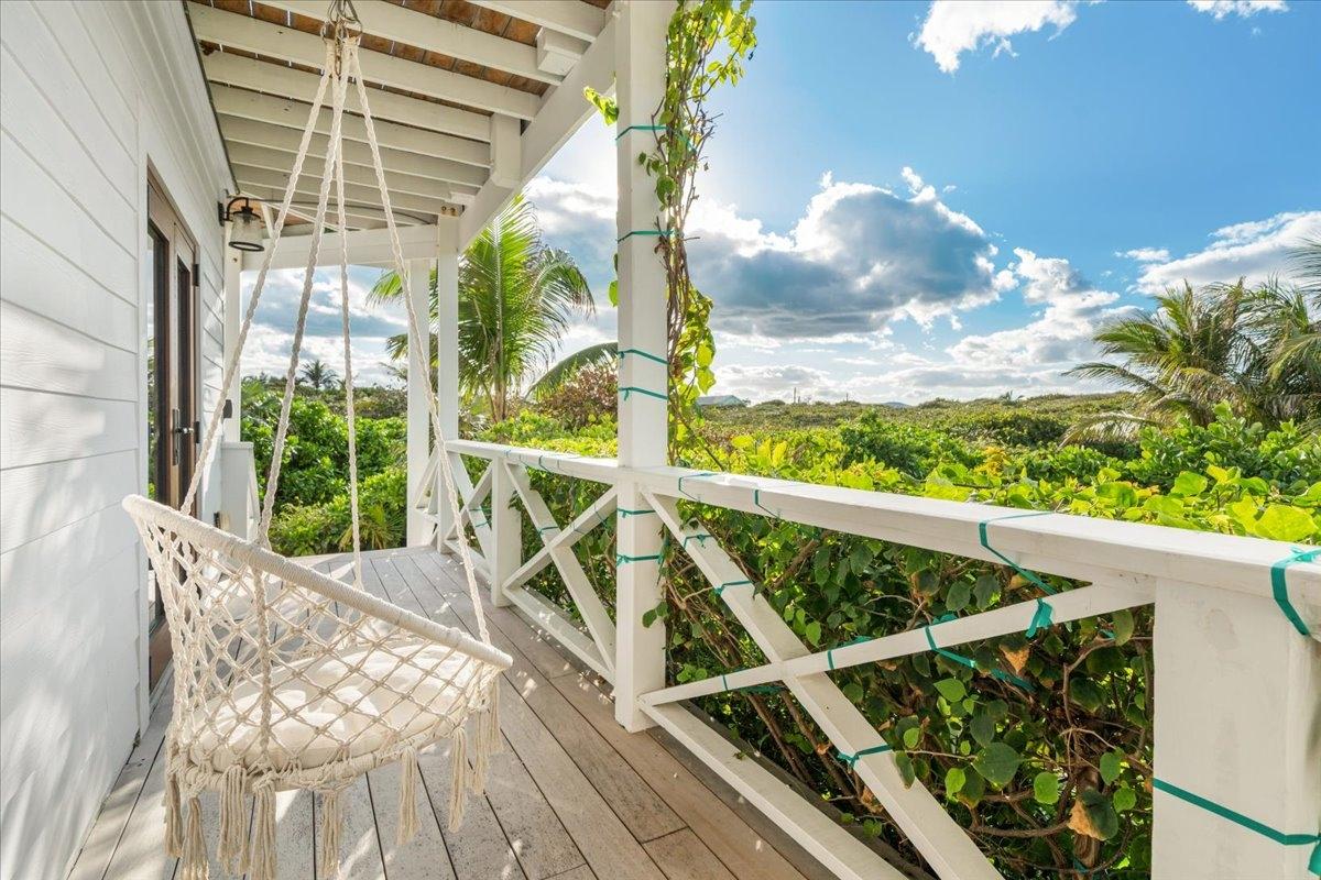 Luxury Ocean Villa Property Photo 47
