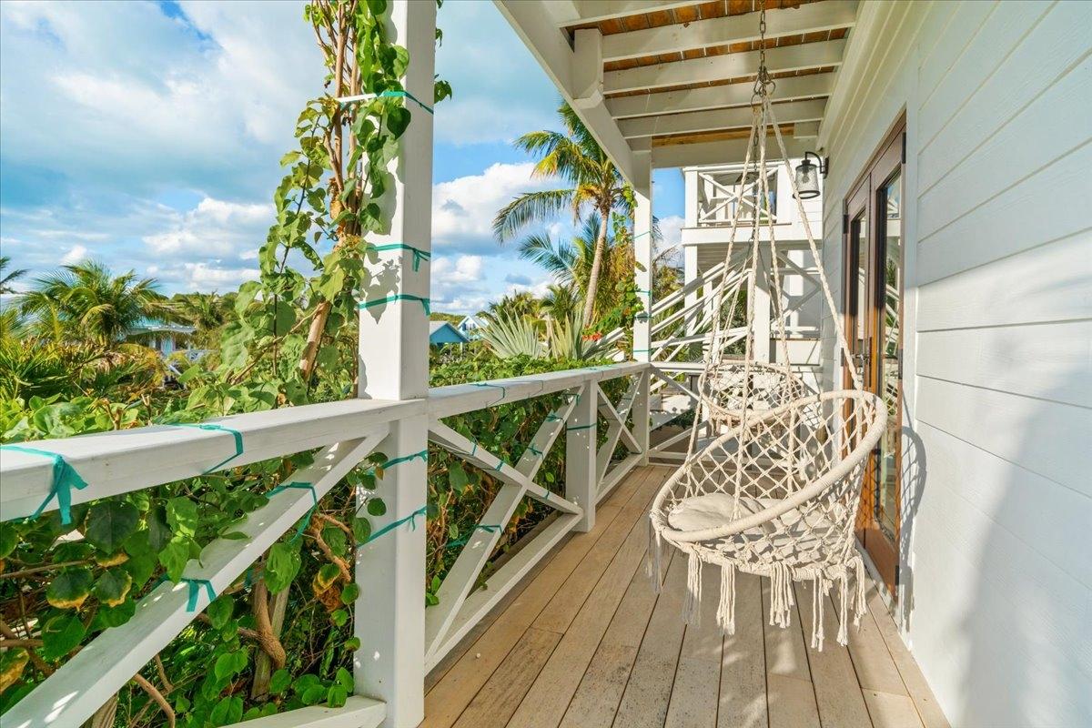 Luxury Ocean Villa Property Photo 48