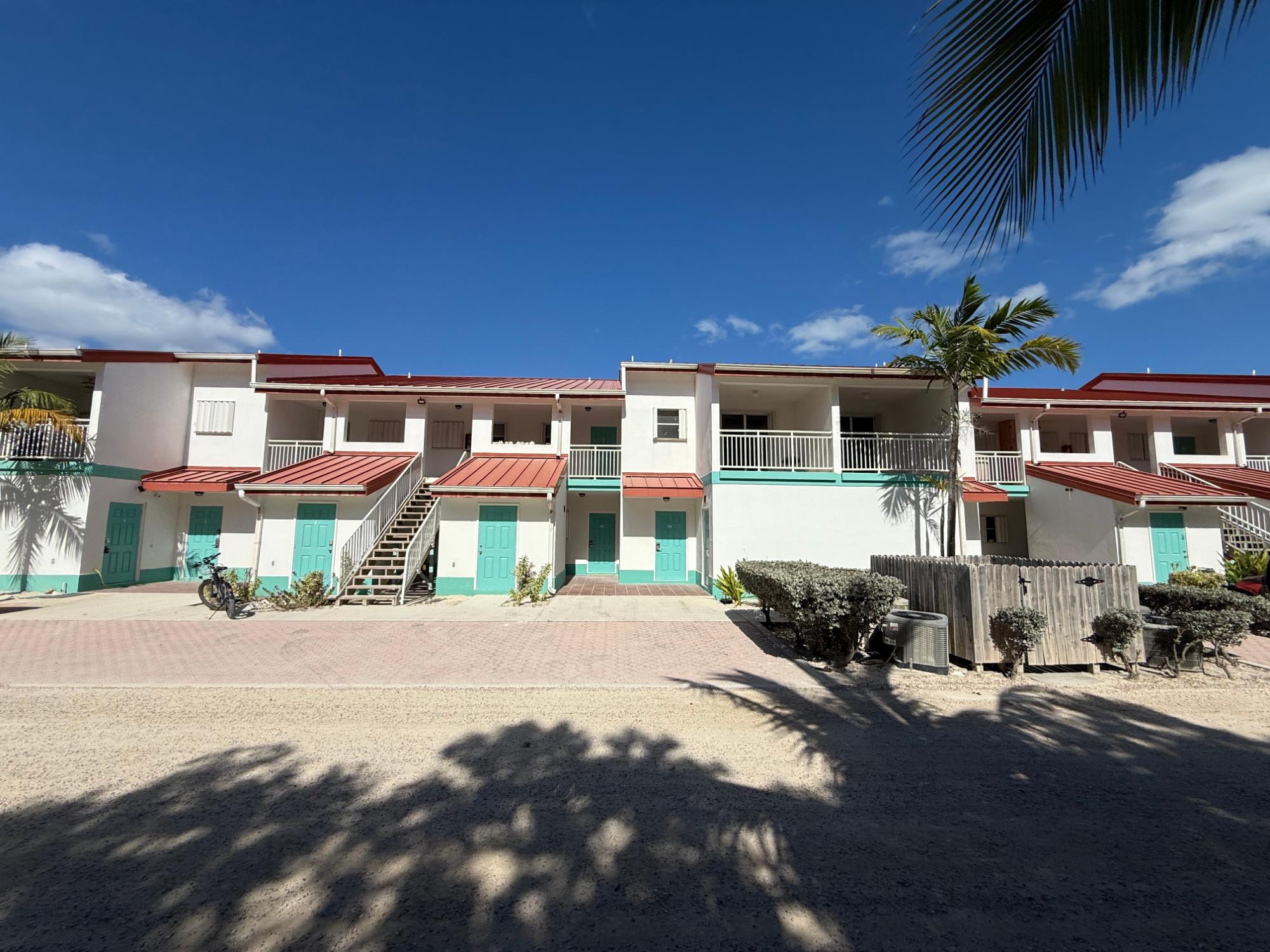 Bimini Cove 7p Property Photo 1