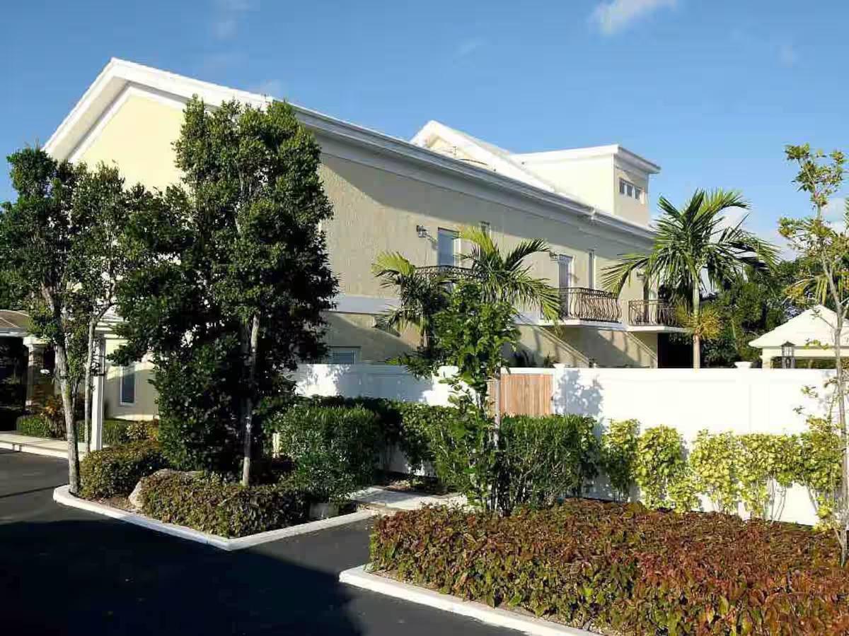 Lyford Hills Unit 4 Property Photo 1