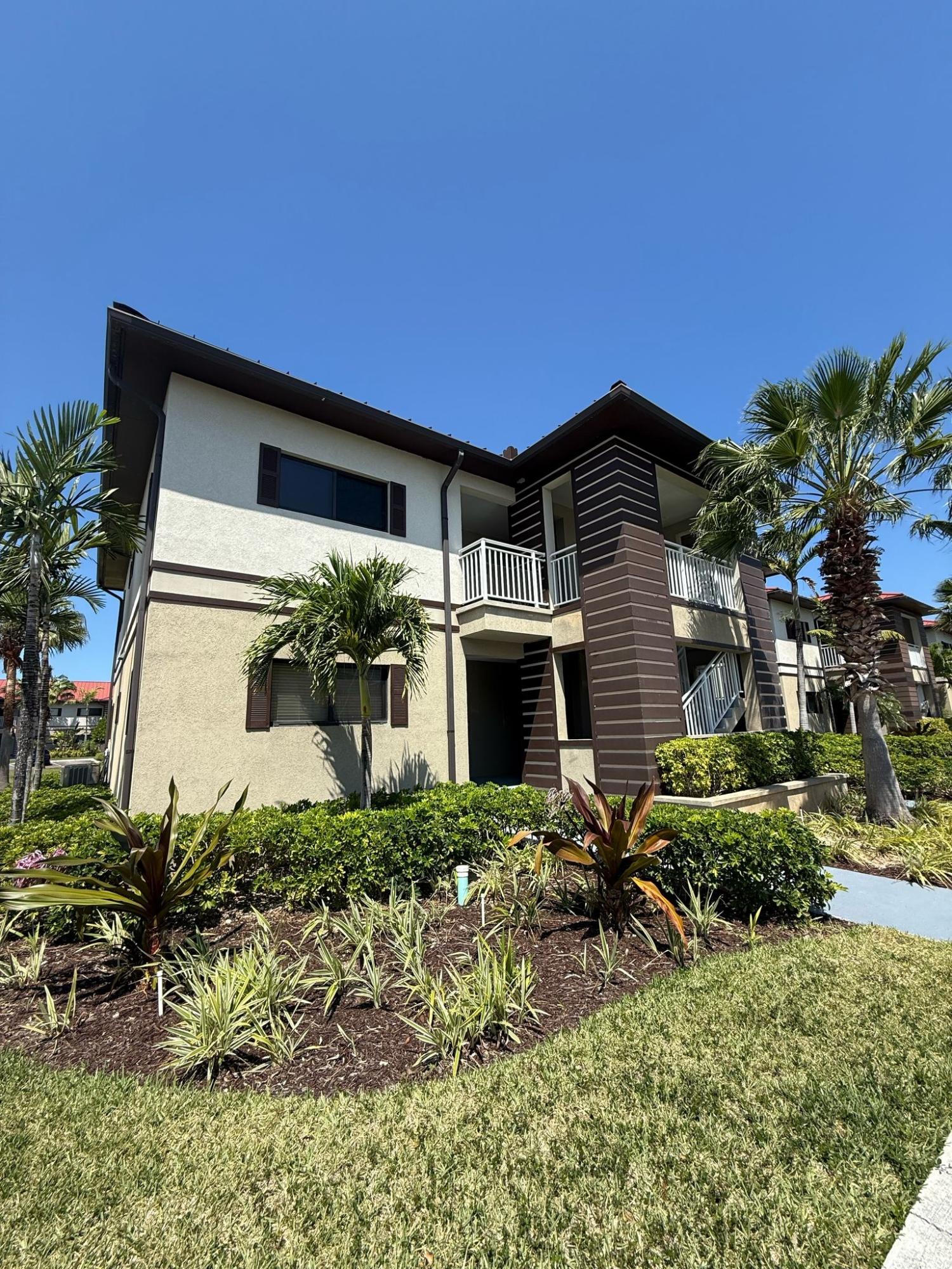 Venetian West 1001 Property Photo 1