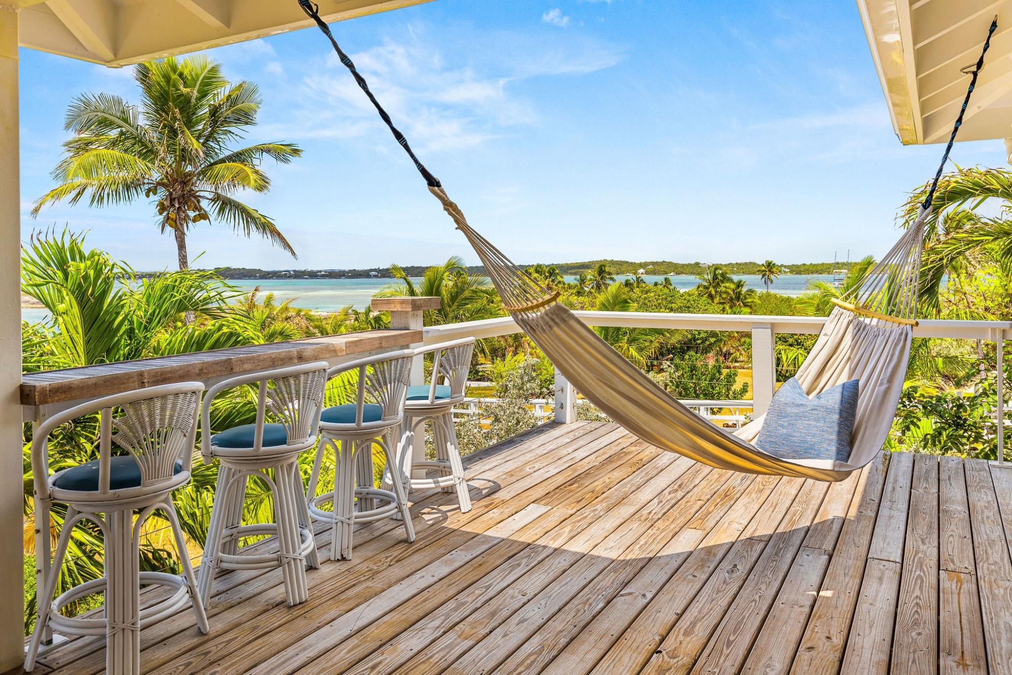 Golden Coconut Property Photo 1
