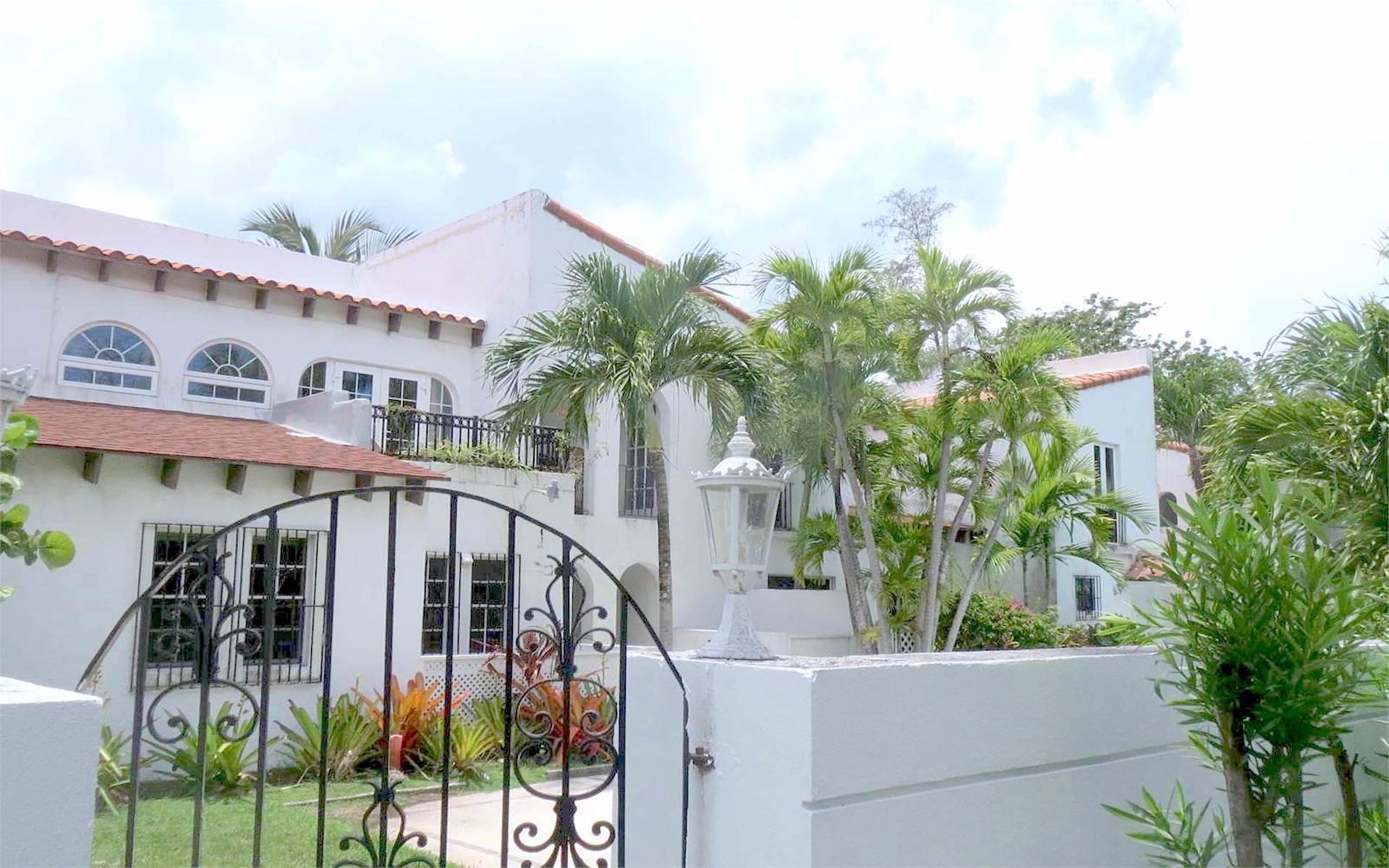 Las Casas 5 Property Photo 1