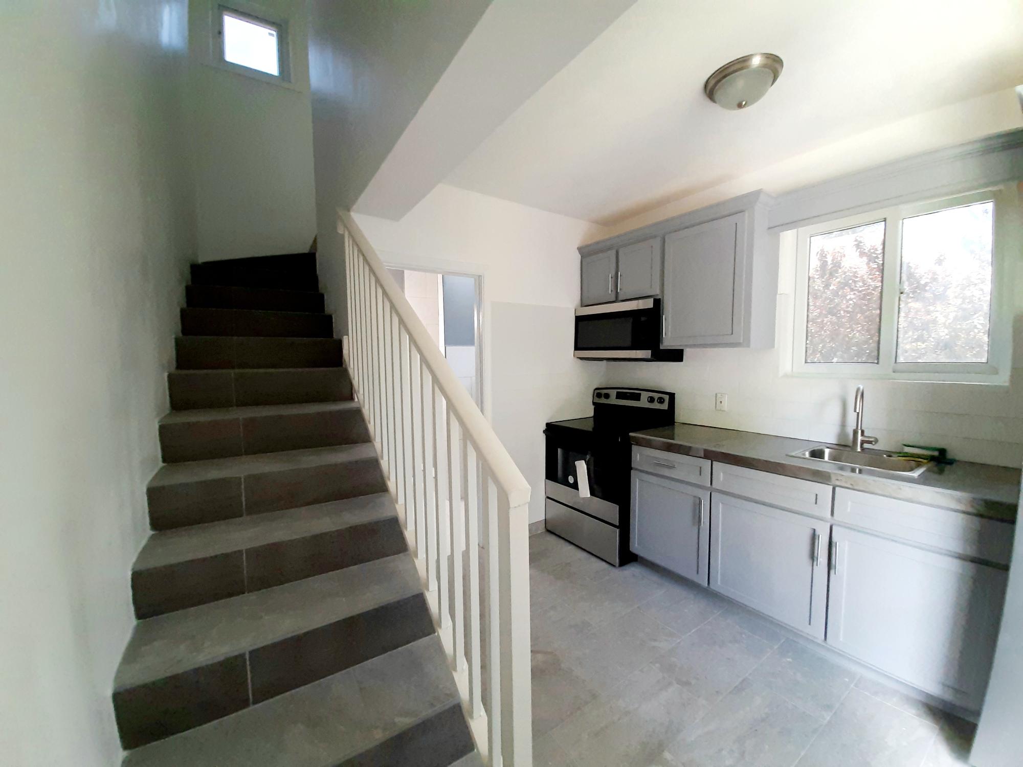 Gladstone Road Property Photo 1