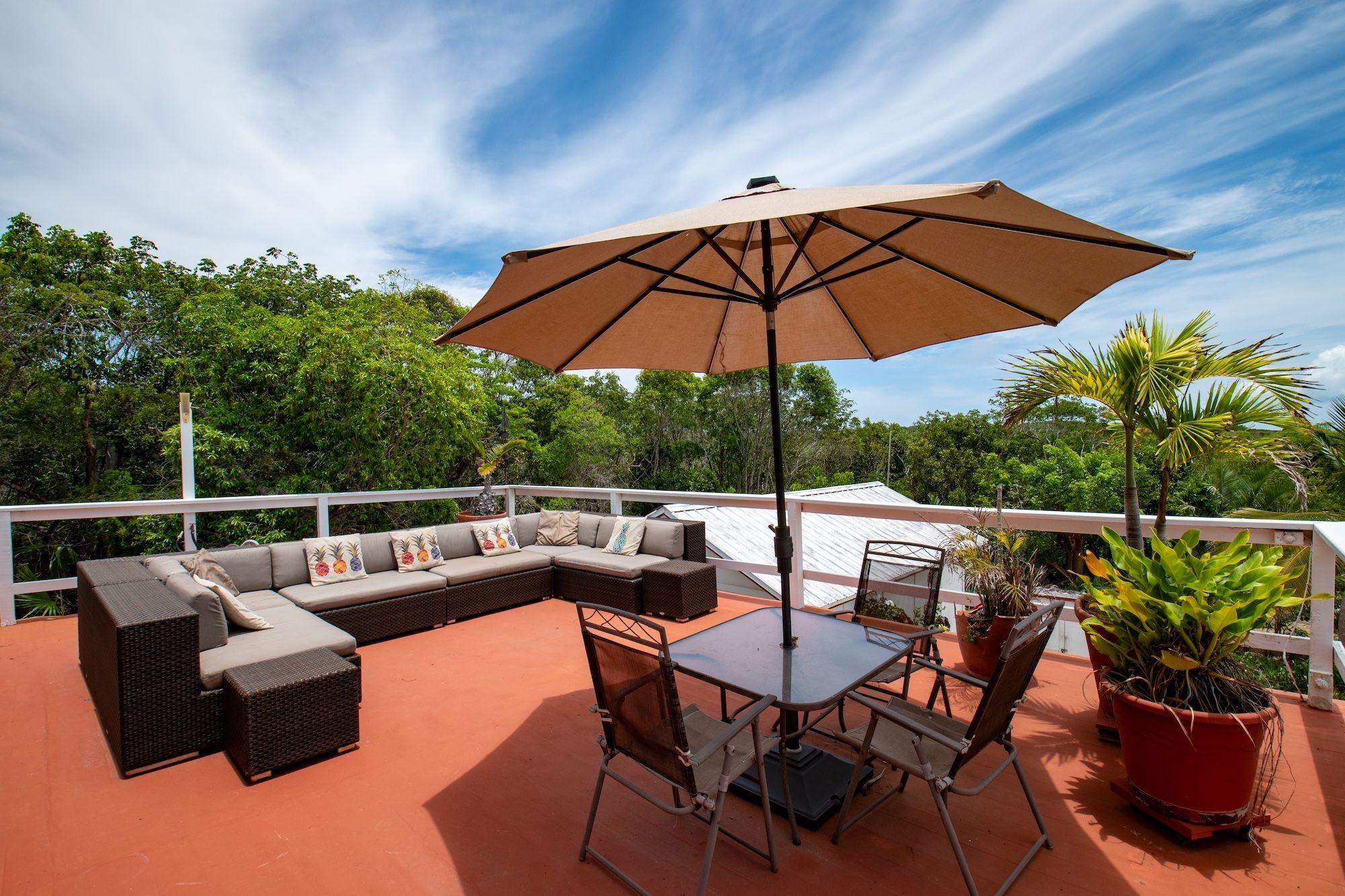 Sunny Days Property Photo 1
