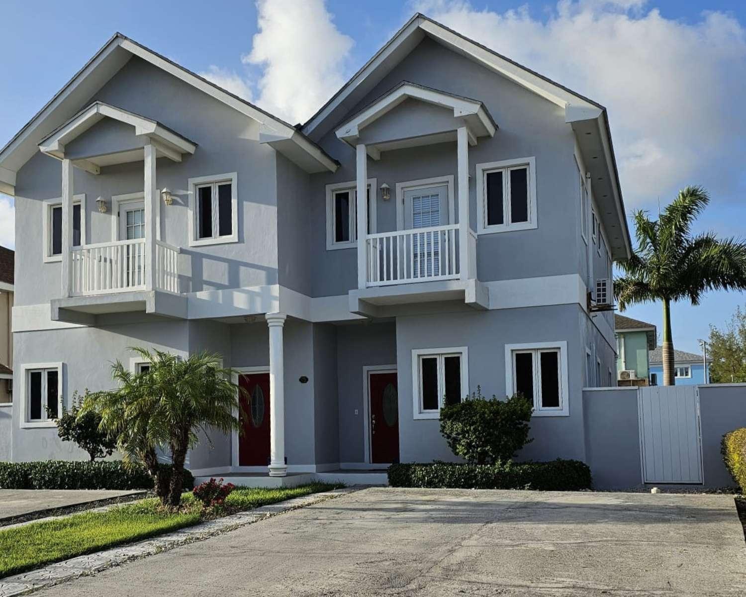 Townhouse In West Winds Property Photo 1